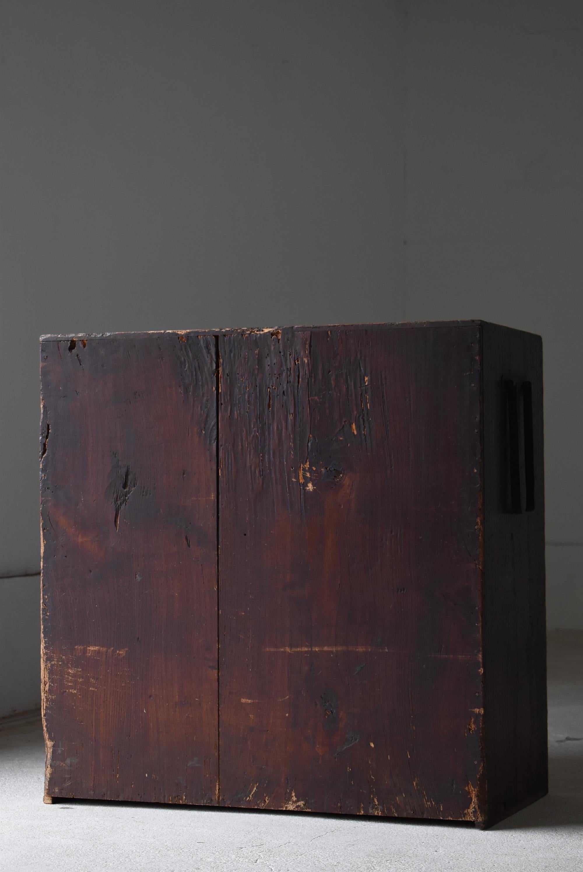 Japanese Antique Tansu 1860s-1900s / Chest of Drawer Cabinet Wabisabi Mingei For Sale 11