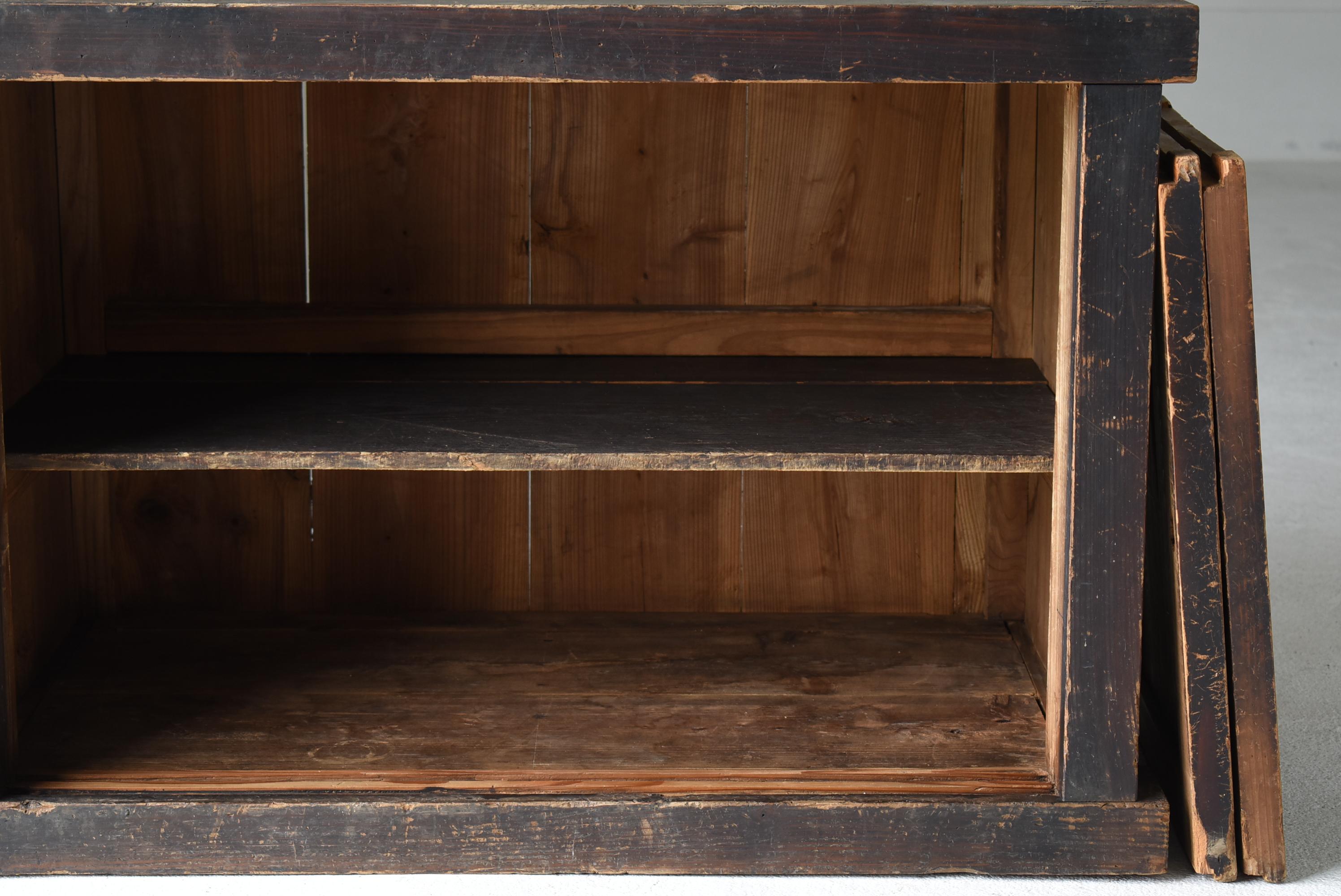 Japanese Antique Tansu 1860s-1900s / Sideboard Cabinet Wabi Sabi en vente 2