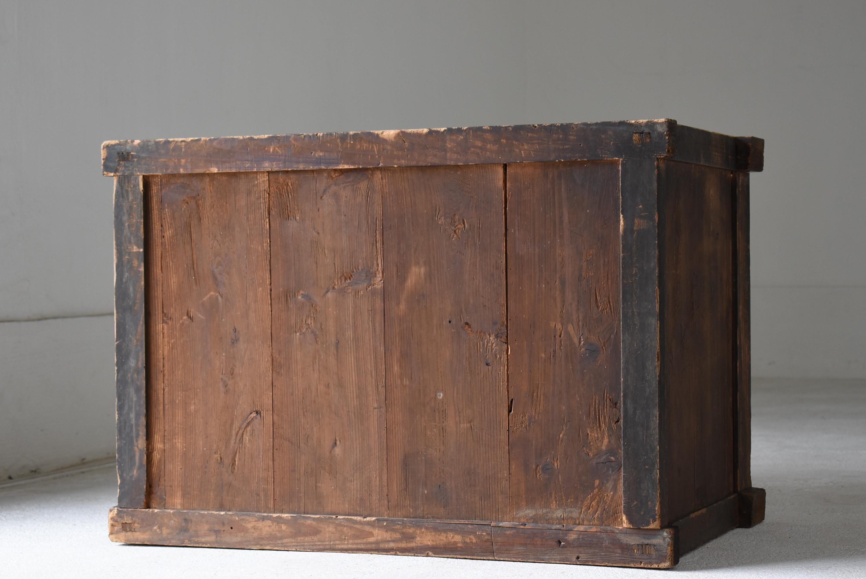 Japanese Antique Tansu 1860s-1900s / Sideboard Cabinet Wabi Sabi en vente 4