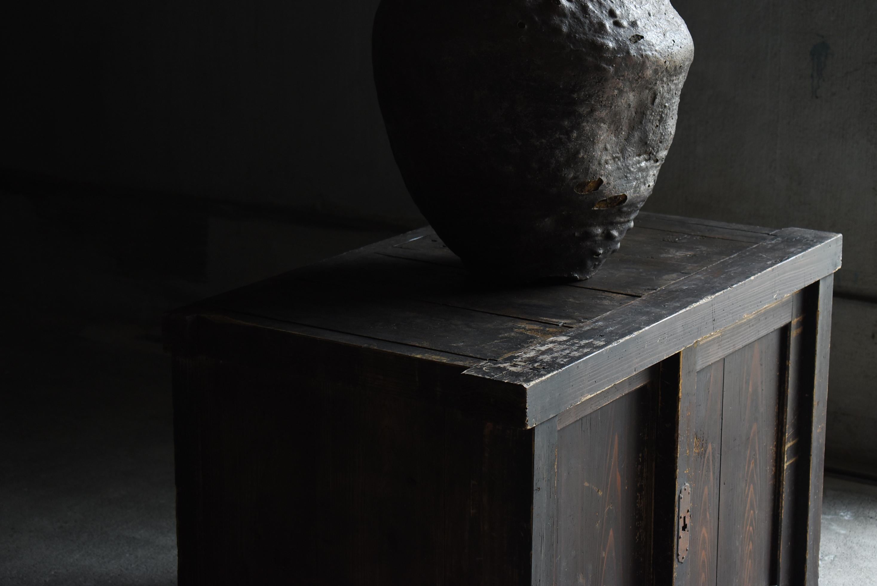 Japanese Antique Tansu 1860s-1900s / Sideboard Cabinet Wabi Sabi en vente 8