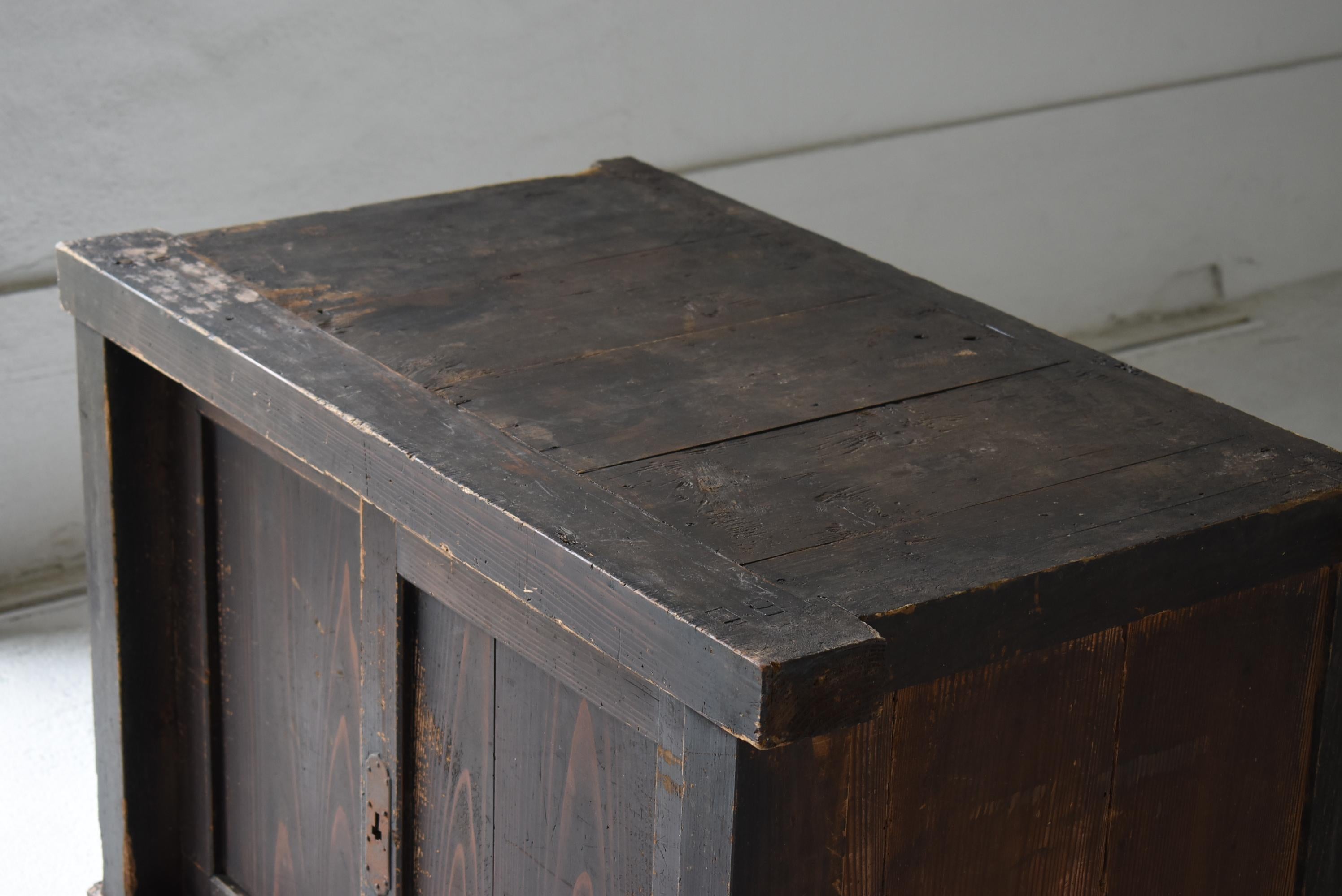 Japonais Japanese Antique Tansu 1860s-1900s / Sideboard Cabinet Wabi Sabi en vente