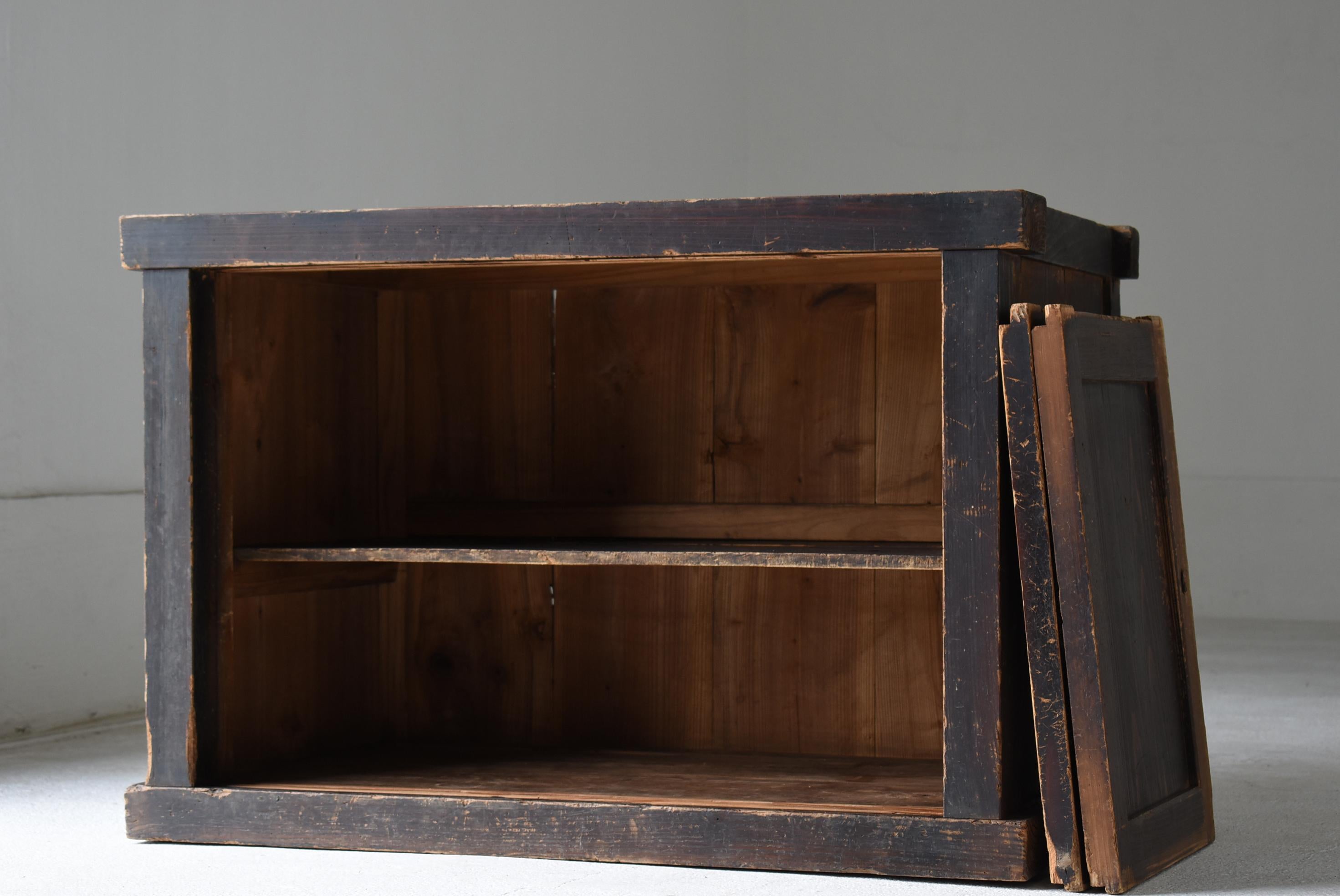 Japanese Antique Tansu 1860s-1900s / Sideboard Cabinet Wabi Sabi en vente 1
