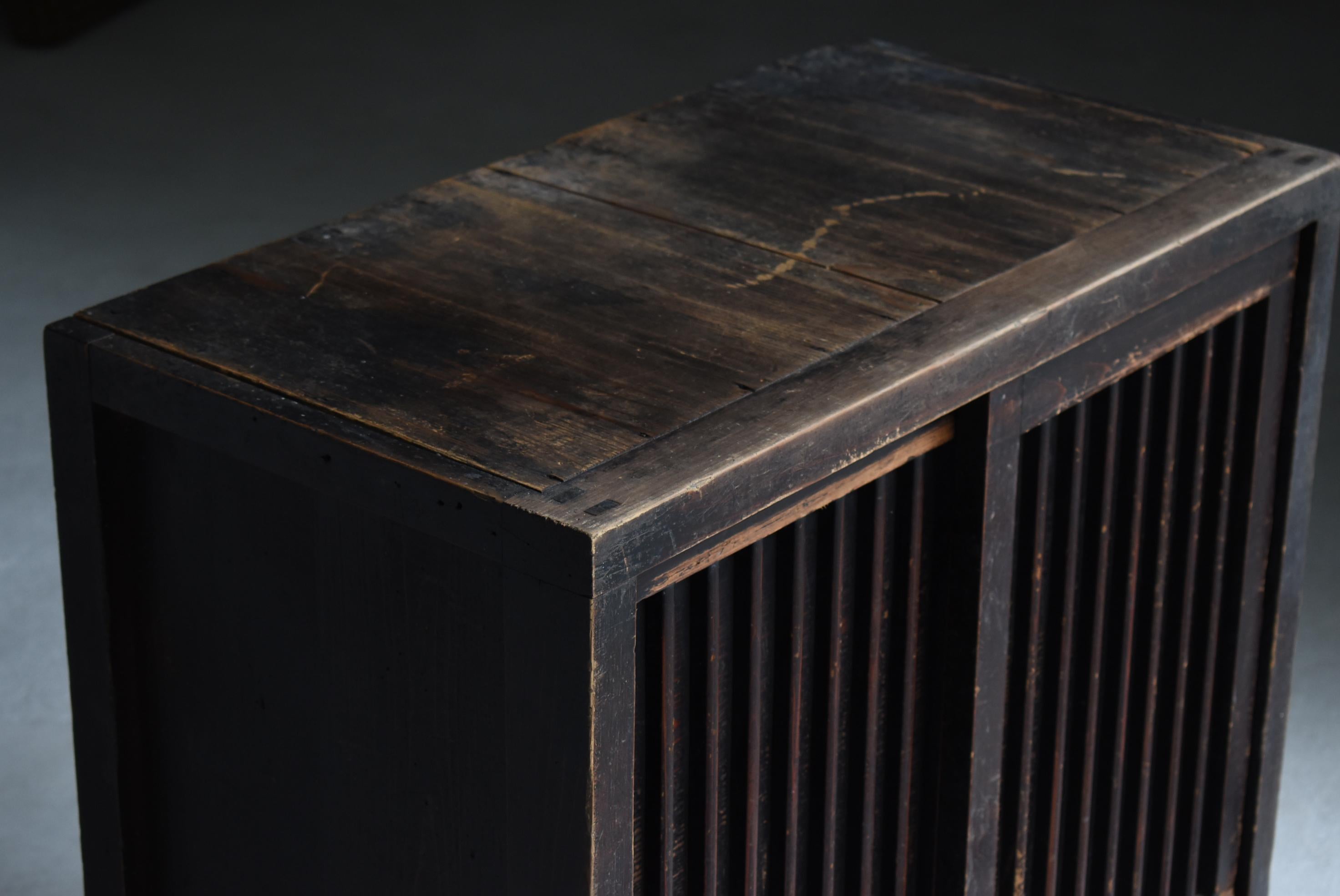 Antico Tansu giapponese del 1860-1900 / Credenza Wabisabi in vendita 11