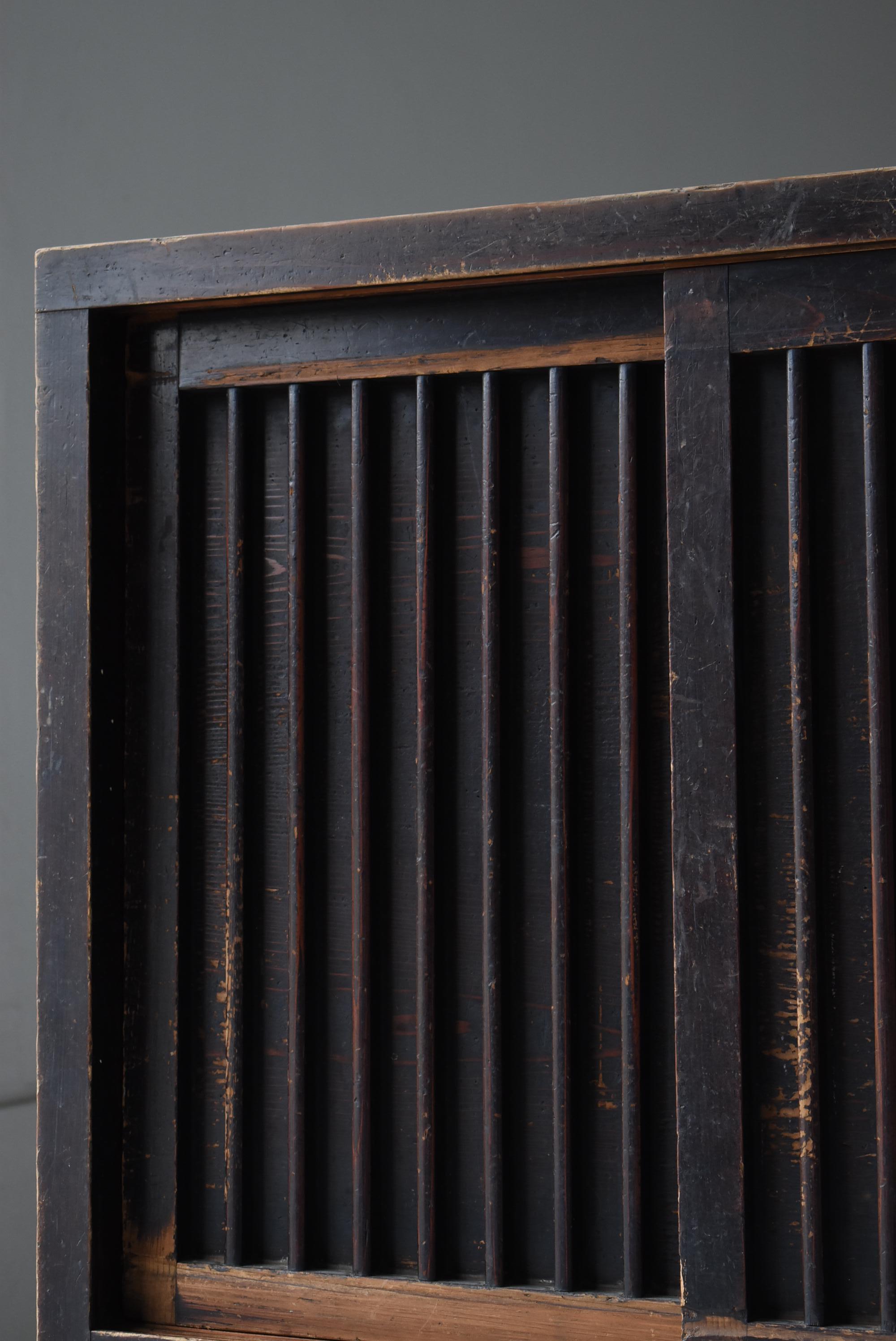 Antico Tansu giapponese del 1860-1900 / Credenza Wabisabi In condizioni buone in vendita a Chōsei District Nagara, JP