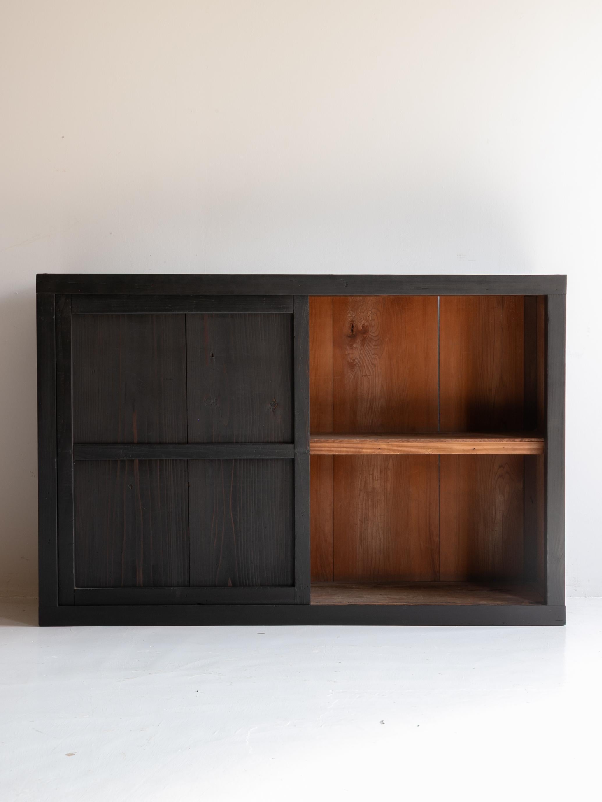 Japanese Antique Tansu 1860s-1900s / Sideboard Wabi Sabi #01 In Good Condition For Sale In Sammu-shi, Chiba