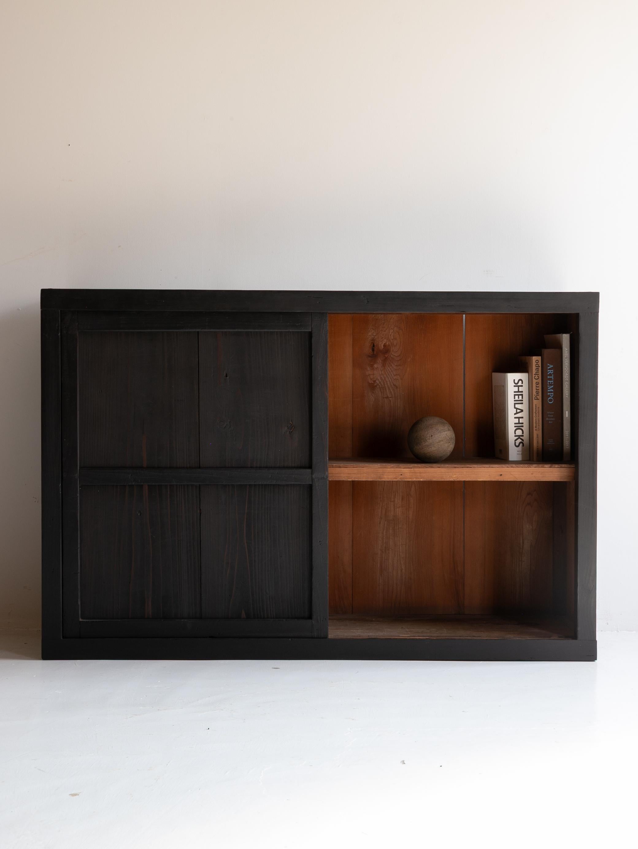 Cedar Japanese Antique Tansu 1860s-1900s / Sideboard Wabi Sabi #01 For Sale