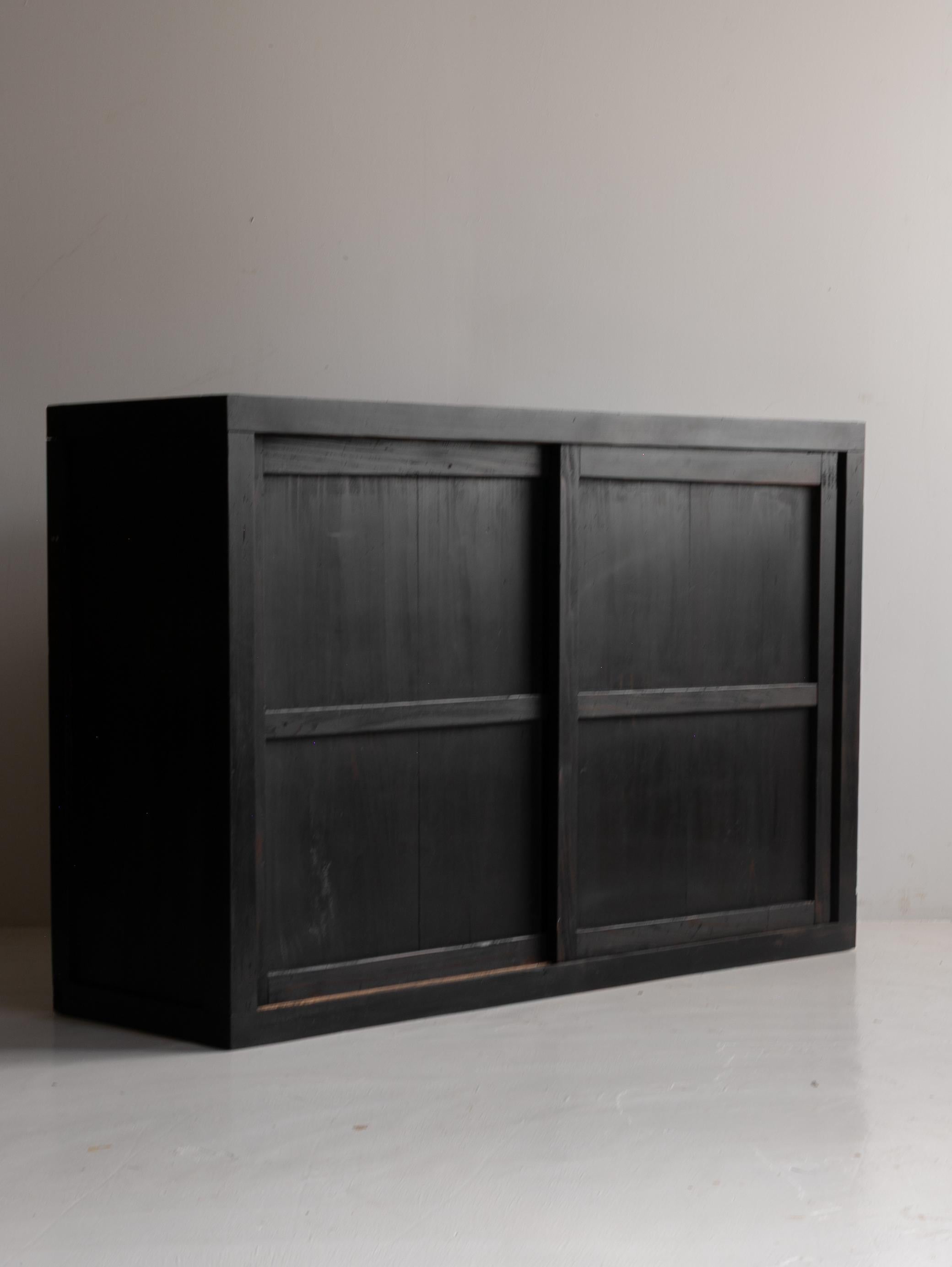 Japanese Antique Tansu 1860s-1900s / Sideboard Wabi Sabi #02 For Sale 10