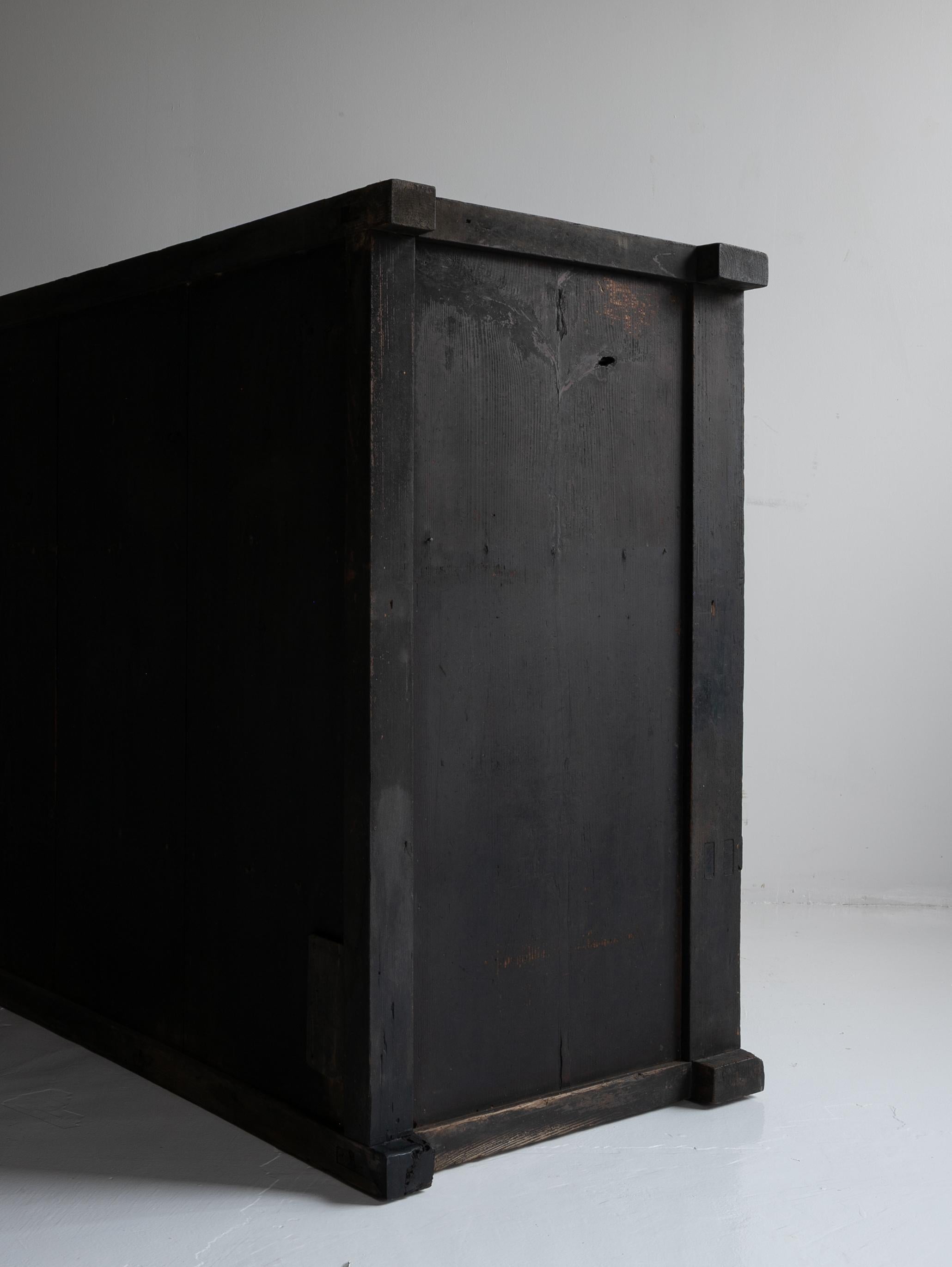 Japanese Antique Tansu 1860s-1900s / Sideboard Wabi Sabi For Sale 8