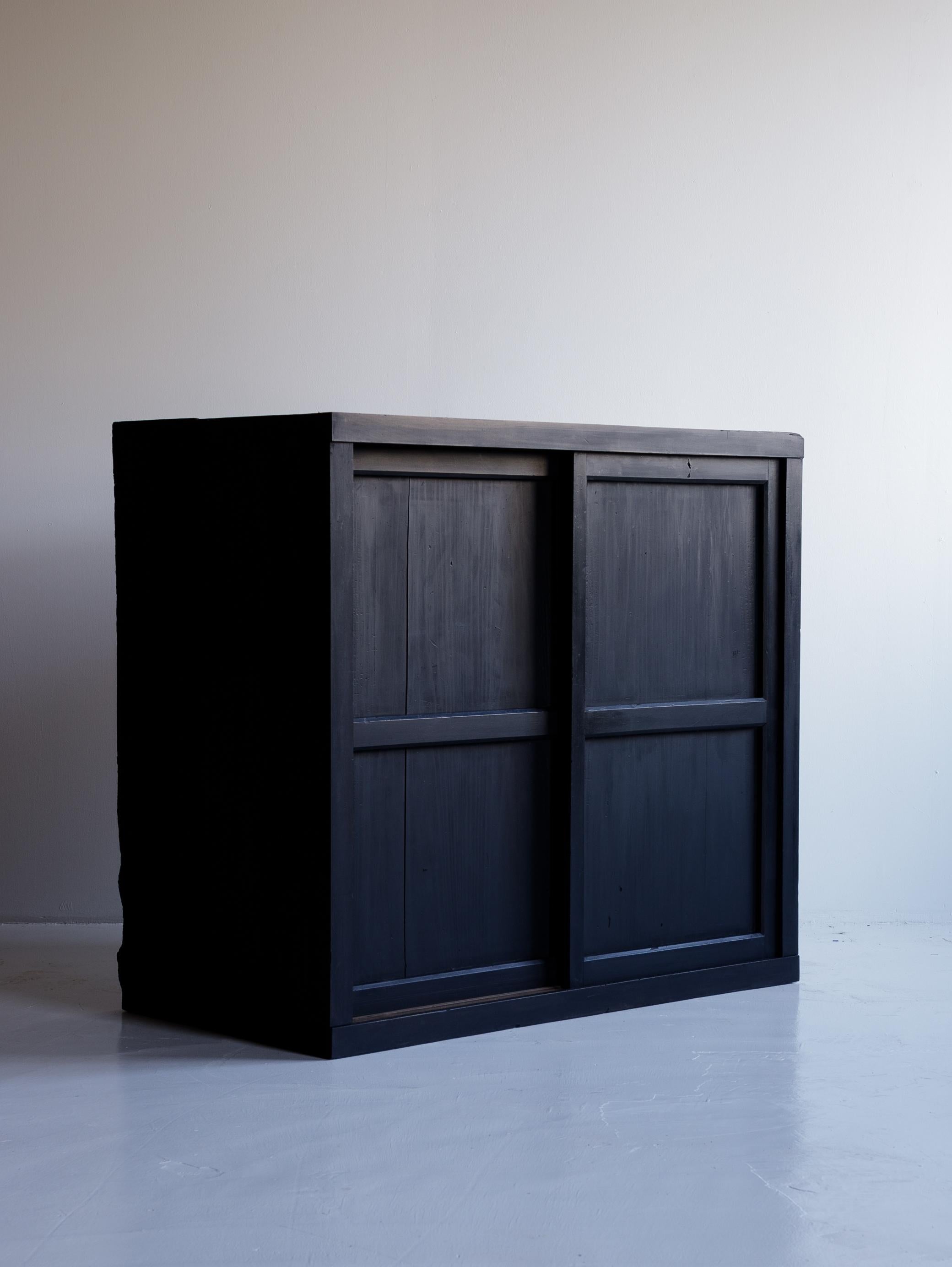 Antike japanische Tansu 1860er-1920er Jahre / Schrank Sideboard Wabi Sabi, Wabi Sabi (Zedernholz)
