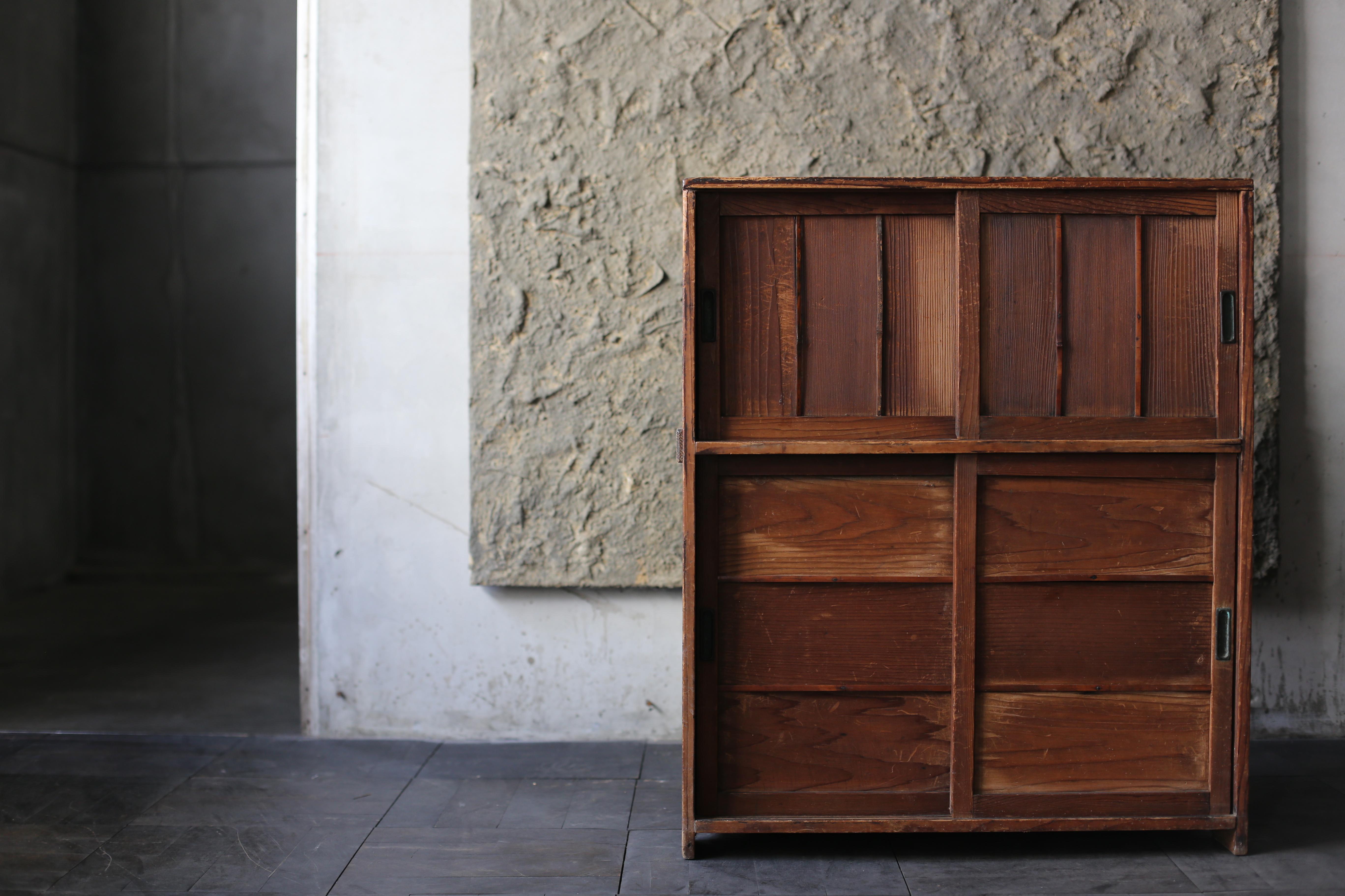 Antike japanische Tansu 1920er-1940er Jahre / Bambusdekoration / Schrank (Showa) im Angebot