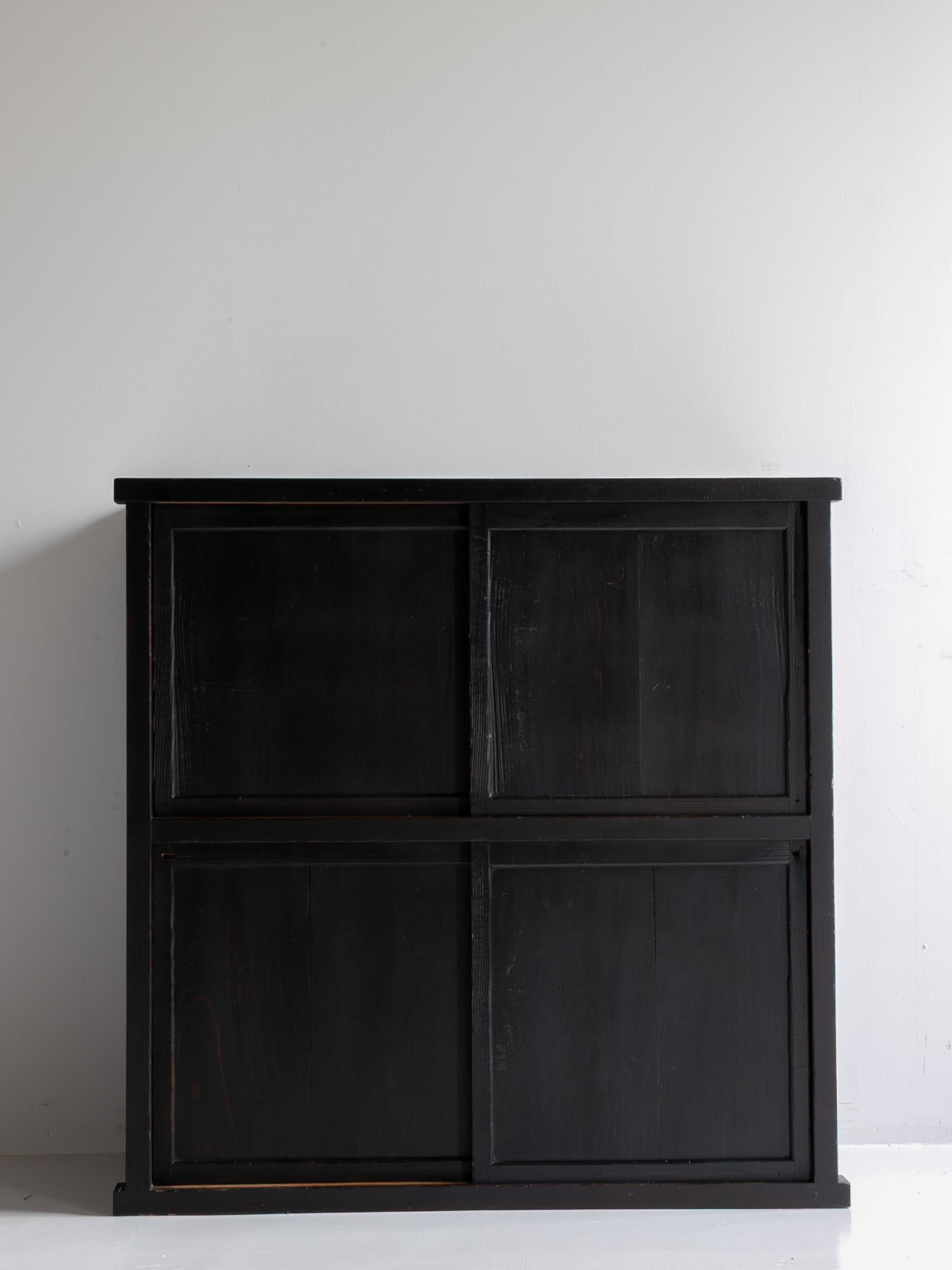 Japanese Antique Tansu Cabinet 1860s-1920s / Cabinet Sideboard Wabi-Sabi im Angebot 4