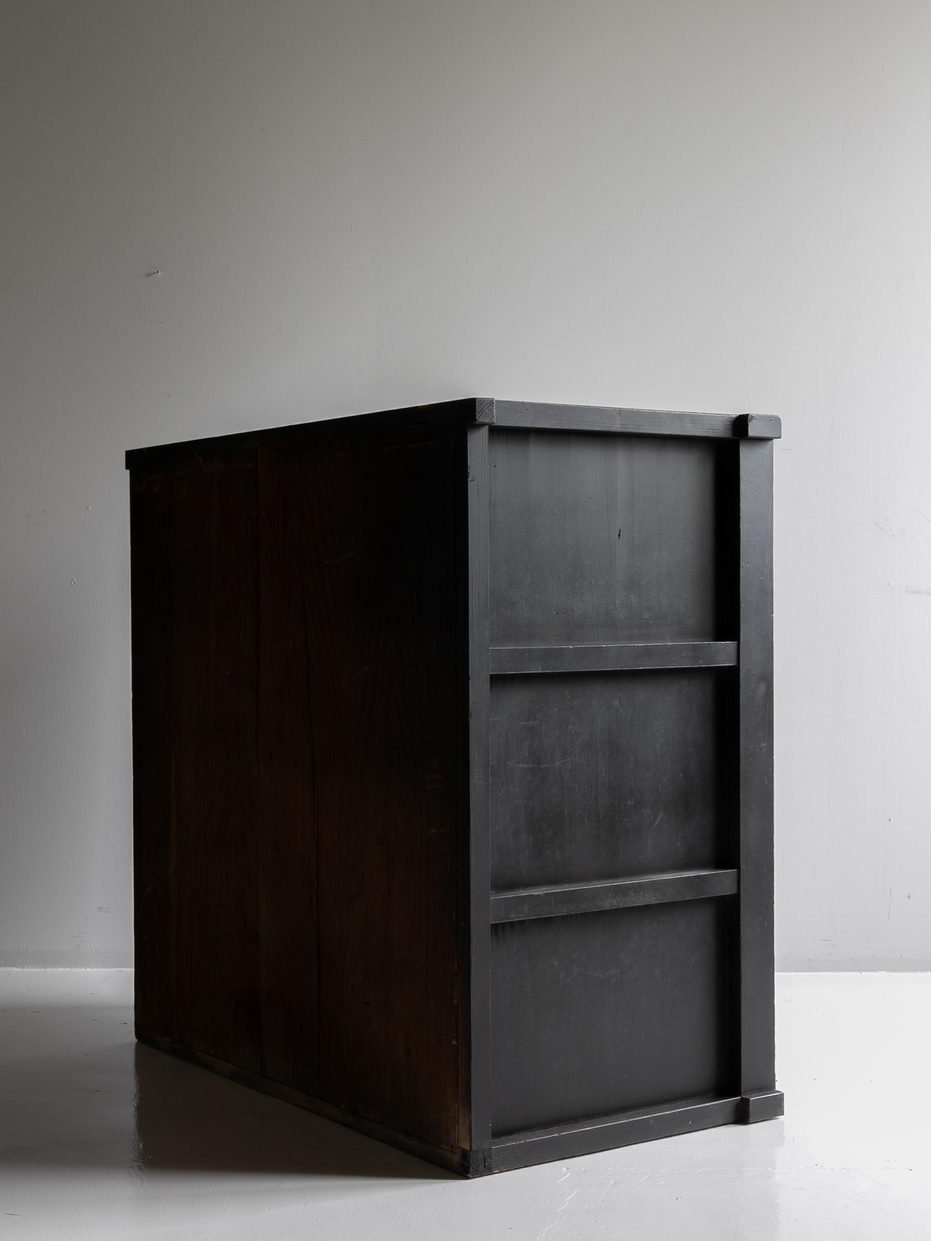 Japanese Antique Tansu Cabinet 1860s-1920s / Cabinet Sideboard Wabi-Sabi im Angebot 8