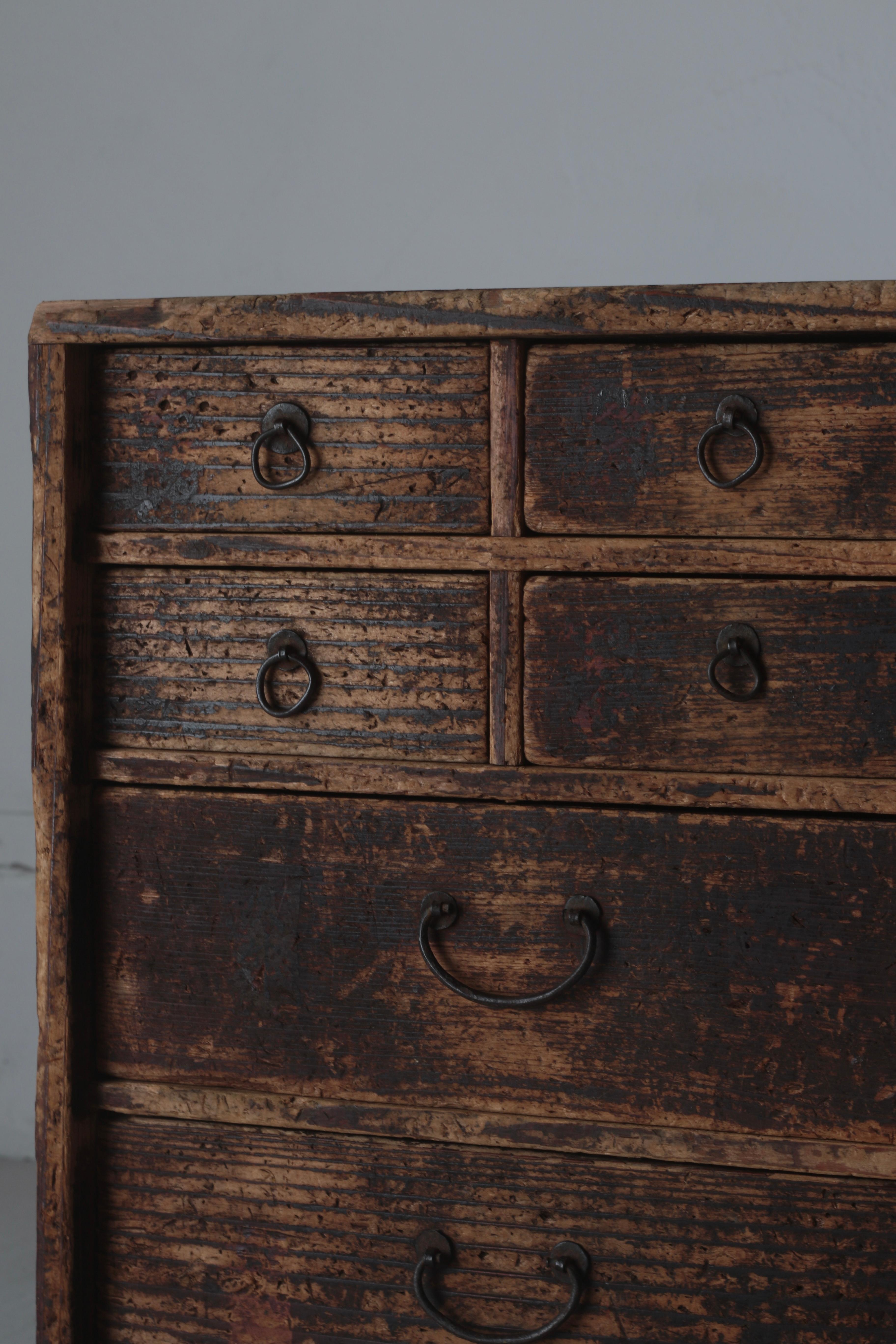 Japonais Tansu / Cabinet japonais ancien  Drapeau de la période Meiji Wabi-Sabi Mingei
