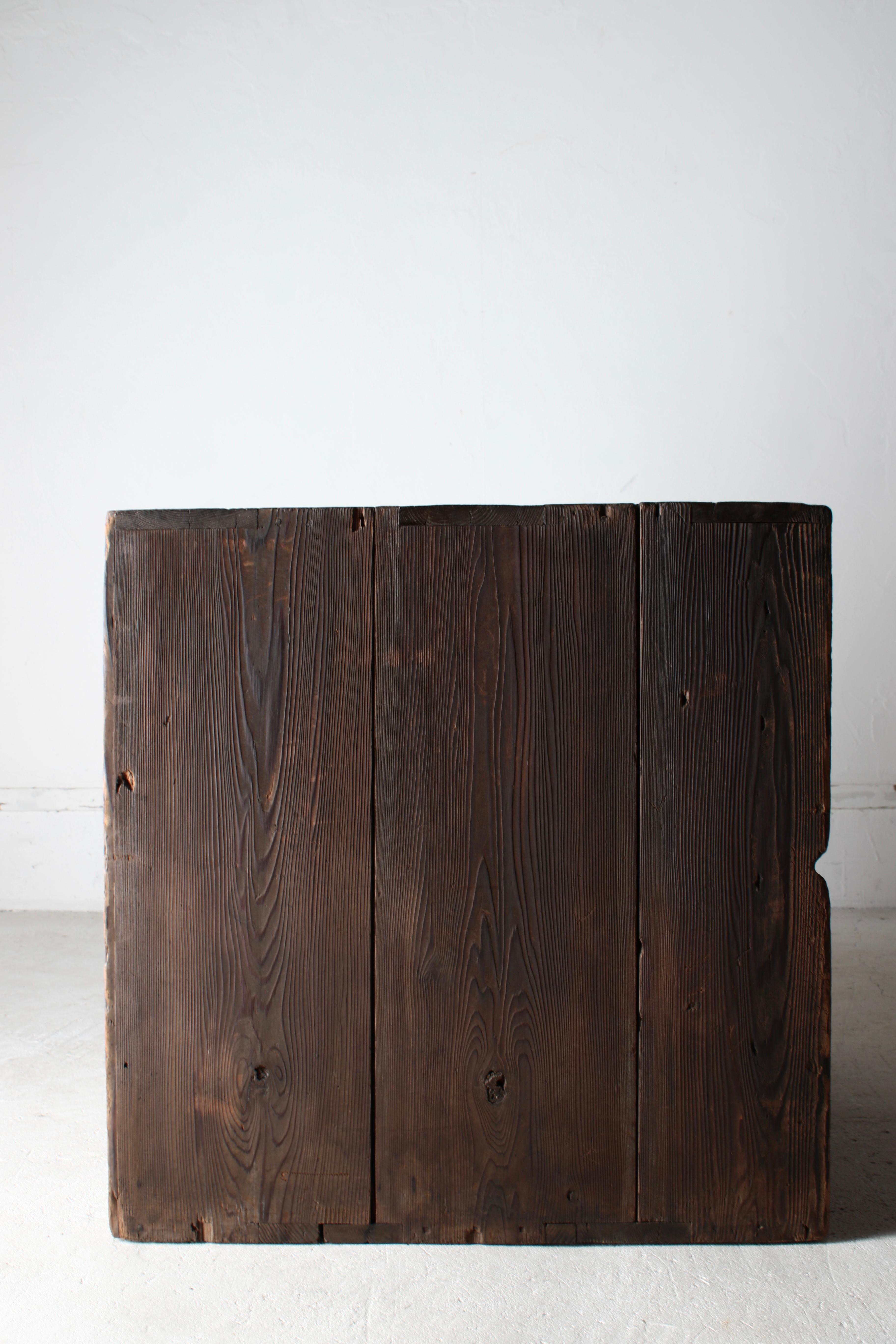 Antiker japanischer Tansu-/Schrank-Schubladen-Nachttisch / 1868-1912er Jahre / Wabi-Sabi im Angebot 5