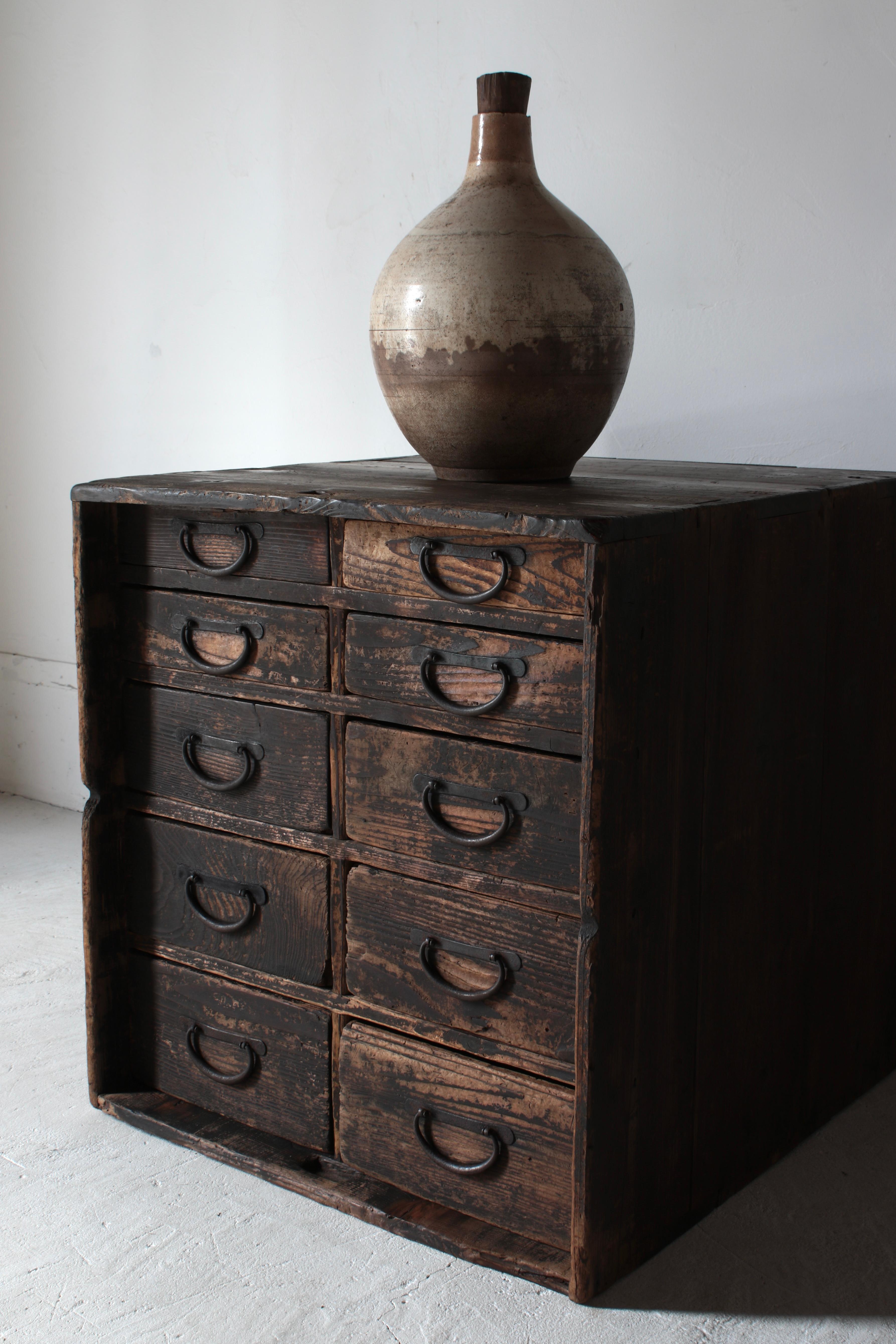 Antiker japanischer Tansu-/Schrank-Schubladen-Nachttisch / 1868-1912er Jahre / Wabi-Sabi im Zustand „Gut“ im Angebot in Iwate-gun Shizukuishi-cho, Iwate Prefecture