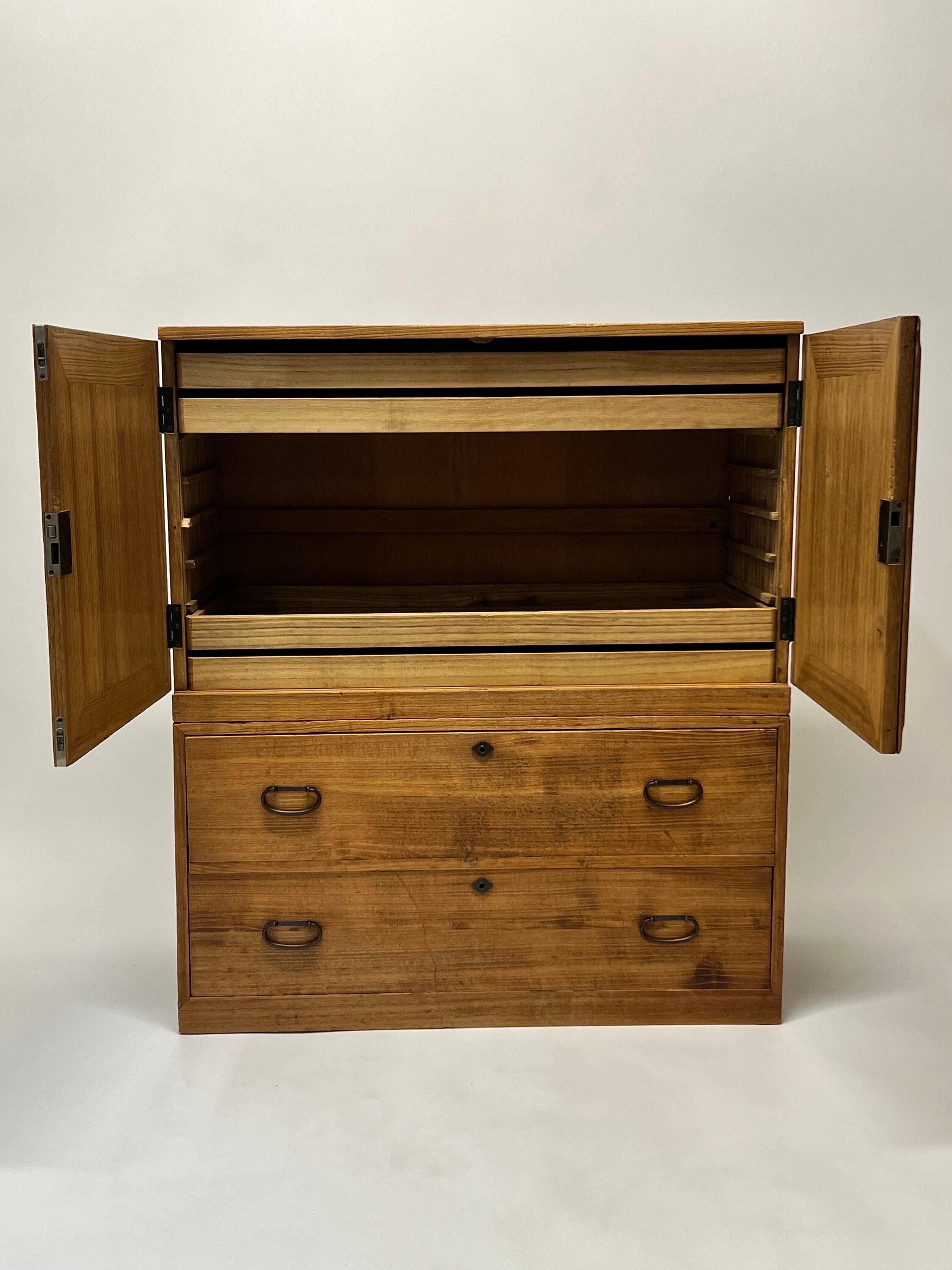 Japanese Antique Tansu Cabinet Dresser Two-Piece 20th Century 9