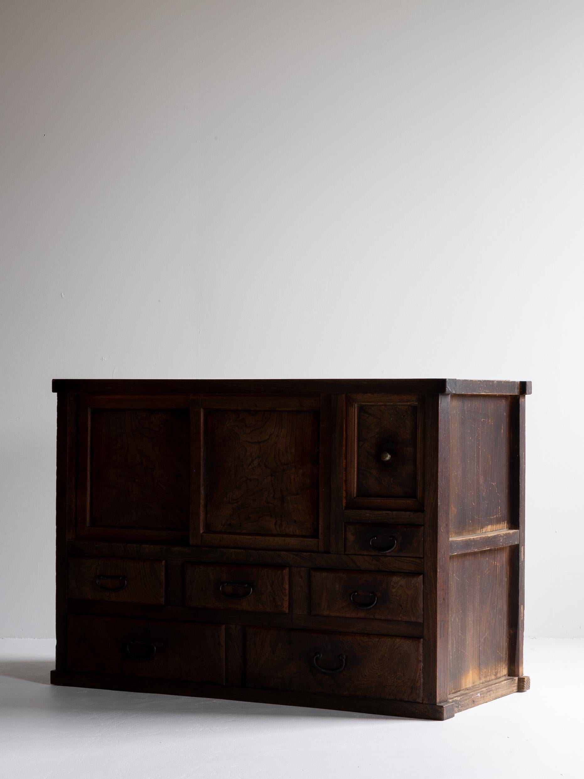 Japanese Antique Tansu Cabinet / Taishō–Shōwa Period 1910s–1940s For Sale 8