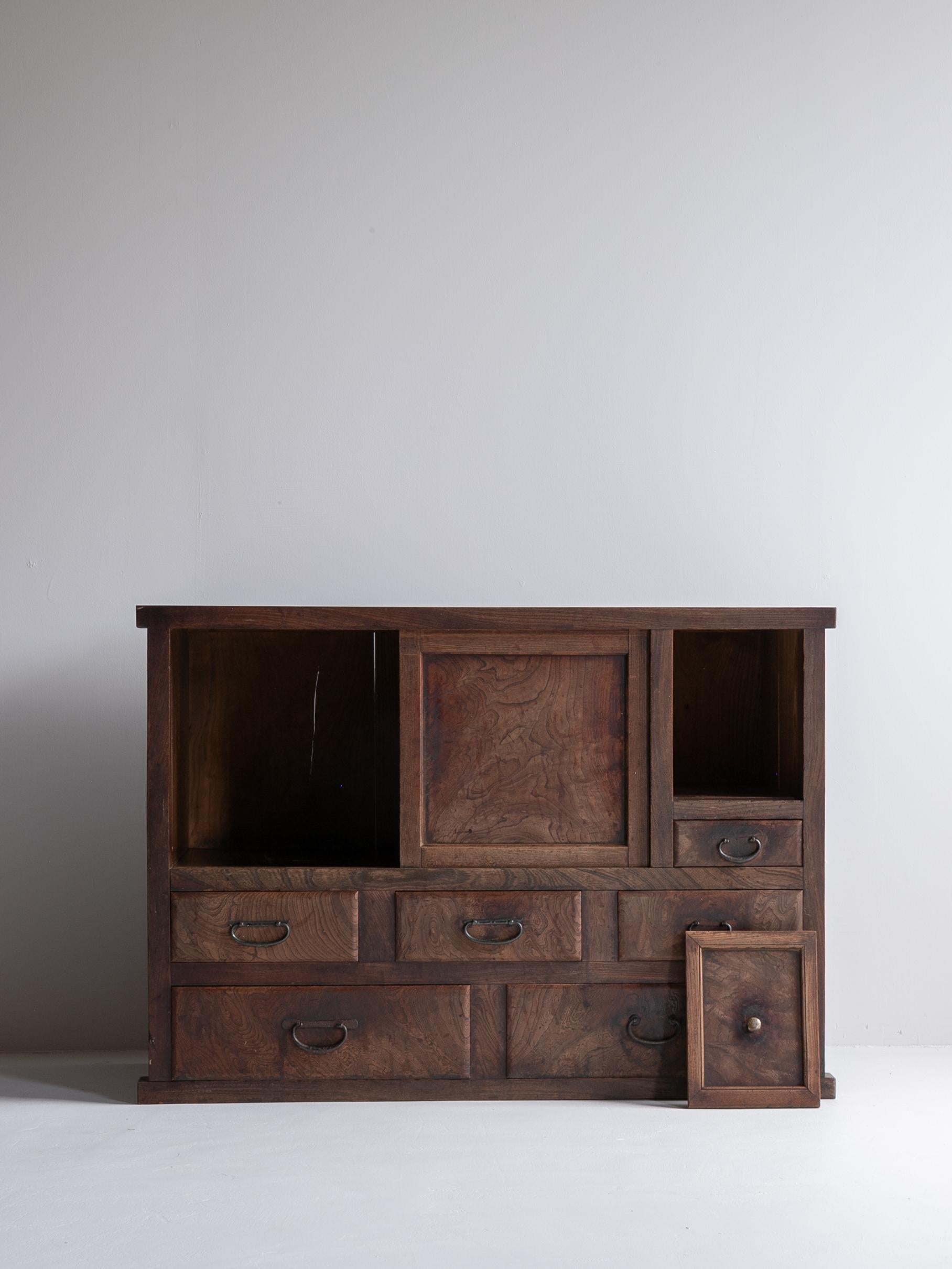 Japanese Antique Tansu Cabinet / Taishō–Shōwa Period 1910s–1940s For Sale 1
