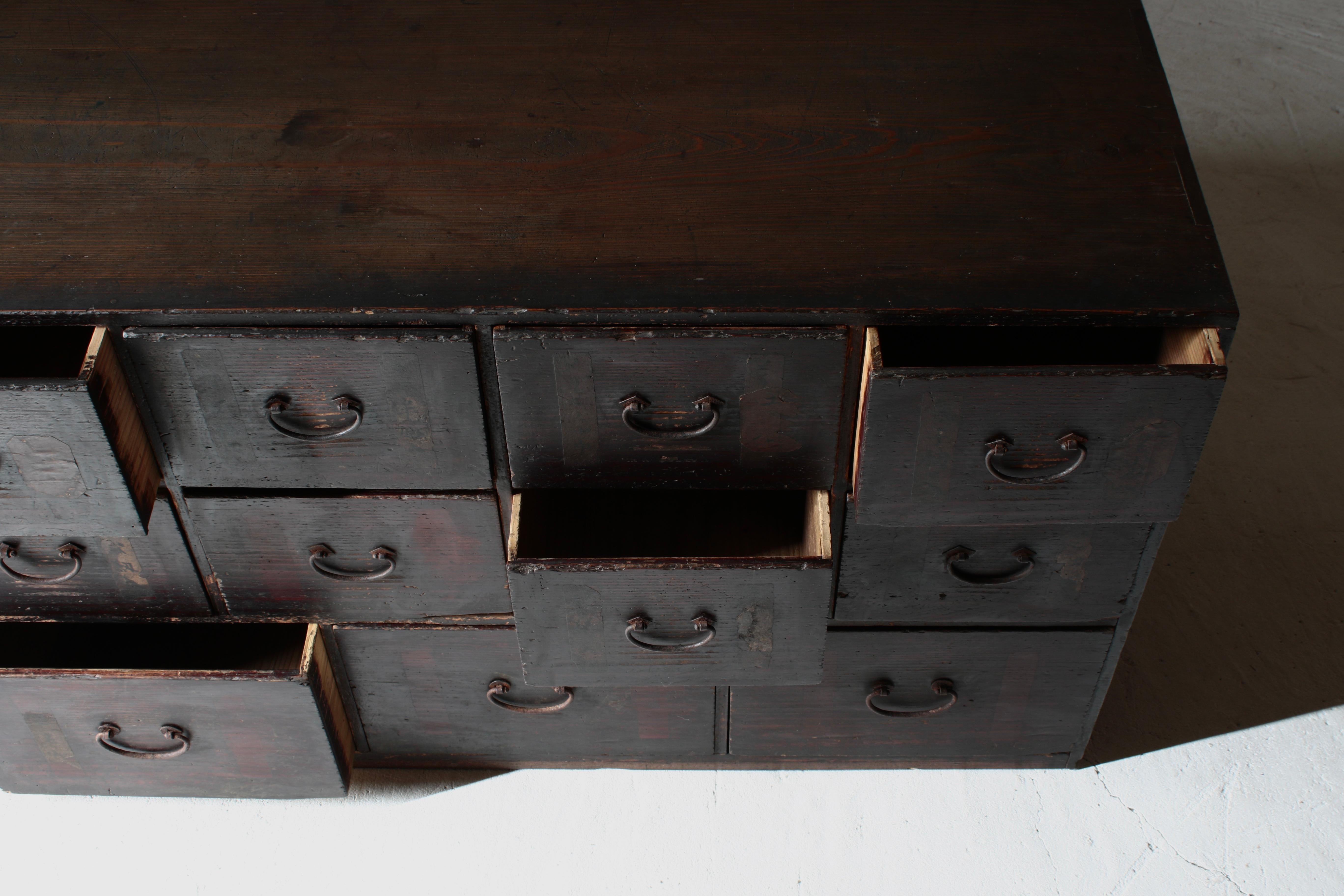 Antiker japanischer Tansu-Schrank mit Schubladenschrank / 1868-1912er Jahre / Wabi-Sabi Mingei im Angebot 2