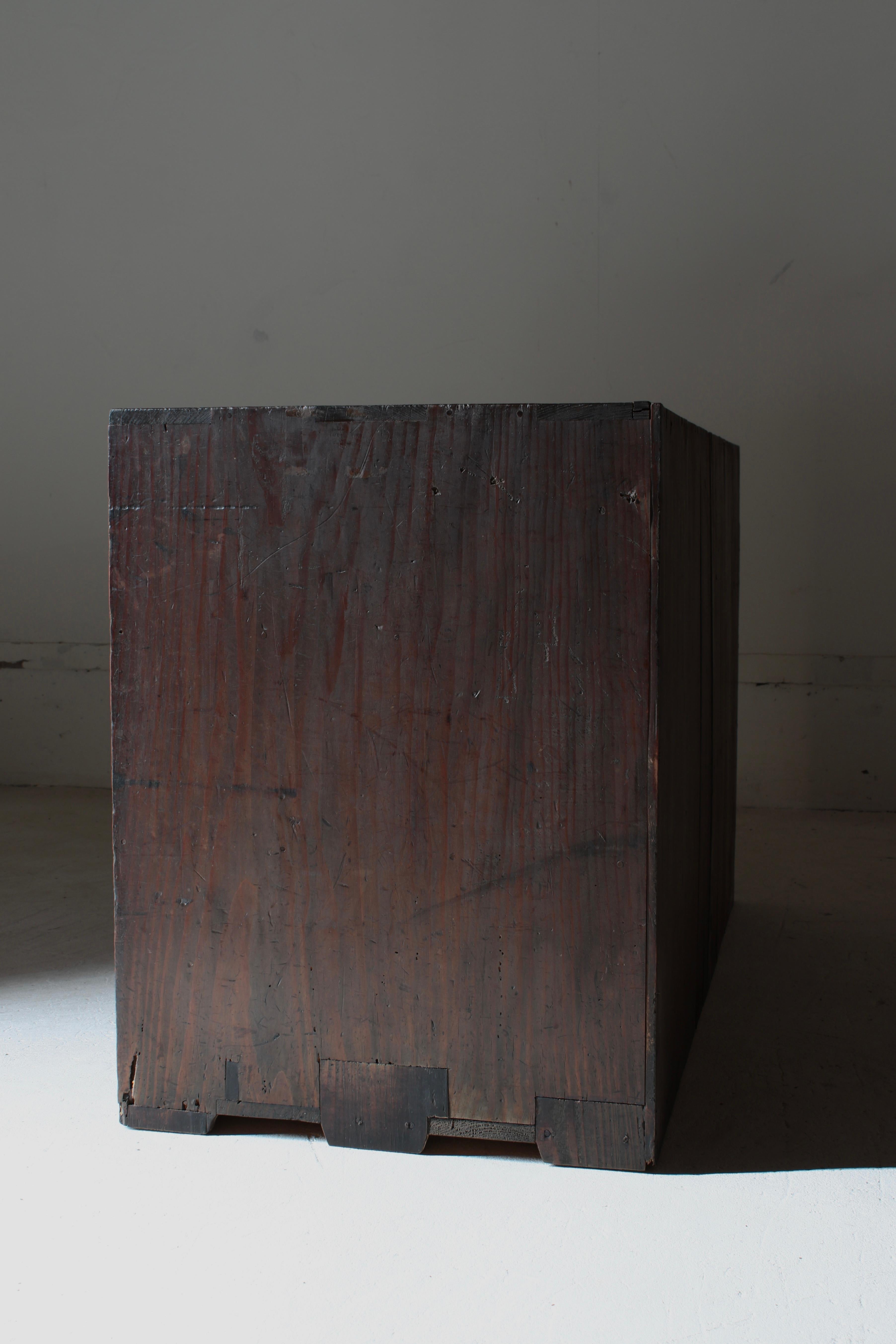 Antiker japanischer Tansu-Schrank mit Schubladenschrank / 1868-1912er Jahre / Wabi-Sabi Mingei im Angebot 3