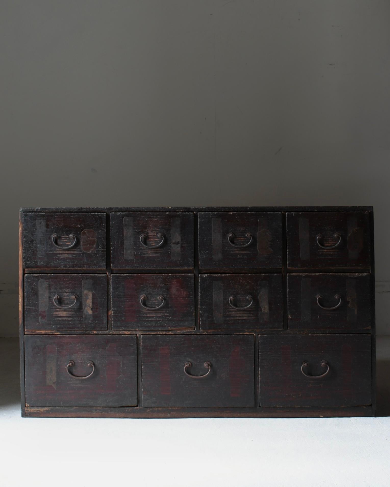Antiker japanischer Tansu-Schrank mit Schubladenschrank / 1868-1912er Jahre / Wabi-Sabi Mingei im Angebot 9