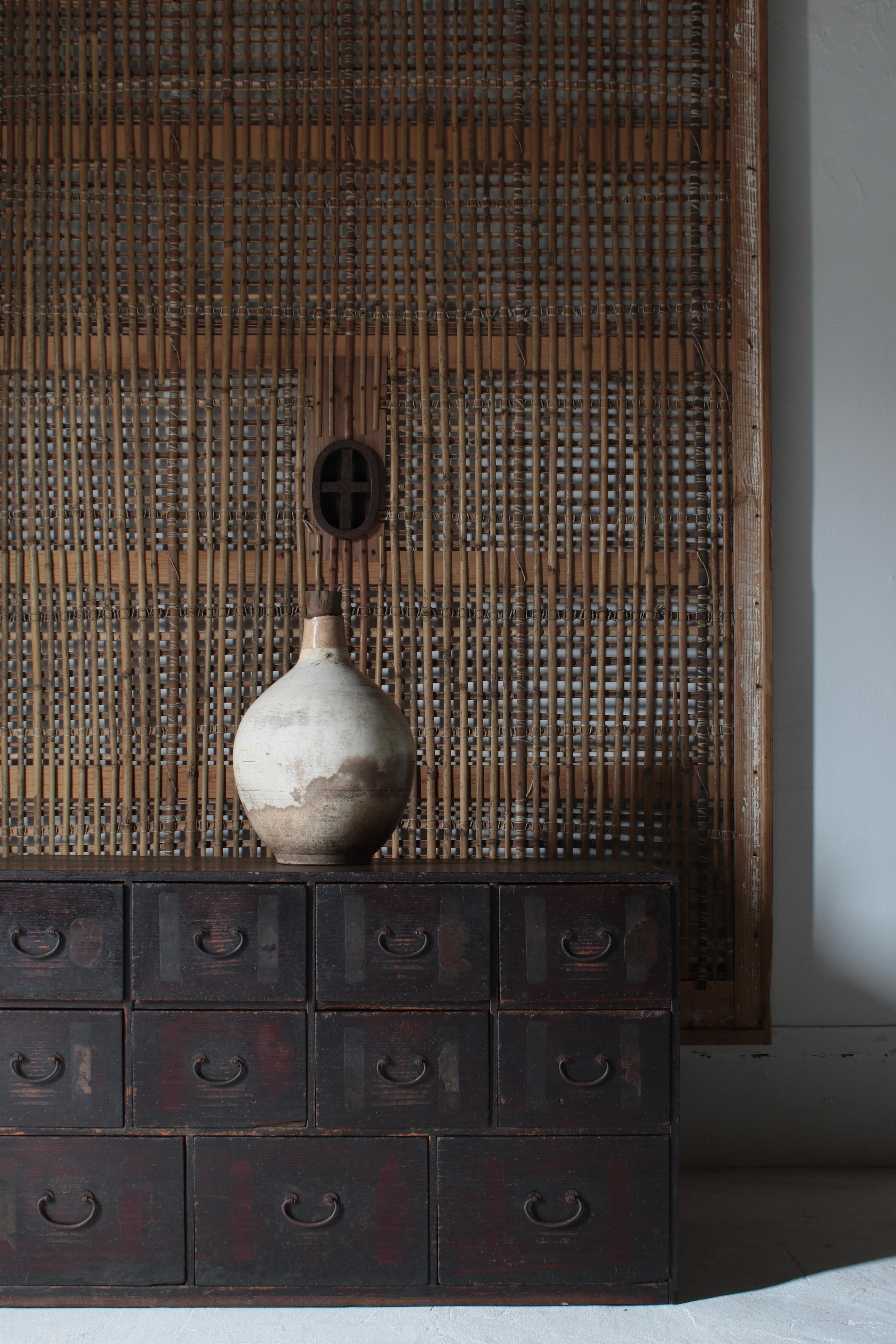 Antiker japanischer Tansu-Schrank mit Schubladenschrank / 1868-1912er Jahre / Wabi-Sabi Mingei (Holzarbeit) im Angebot