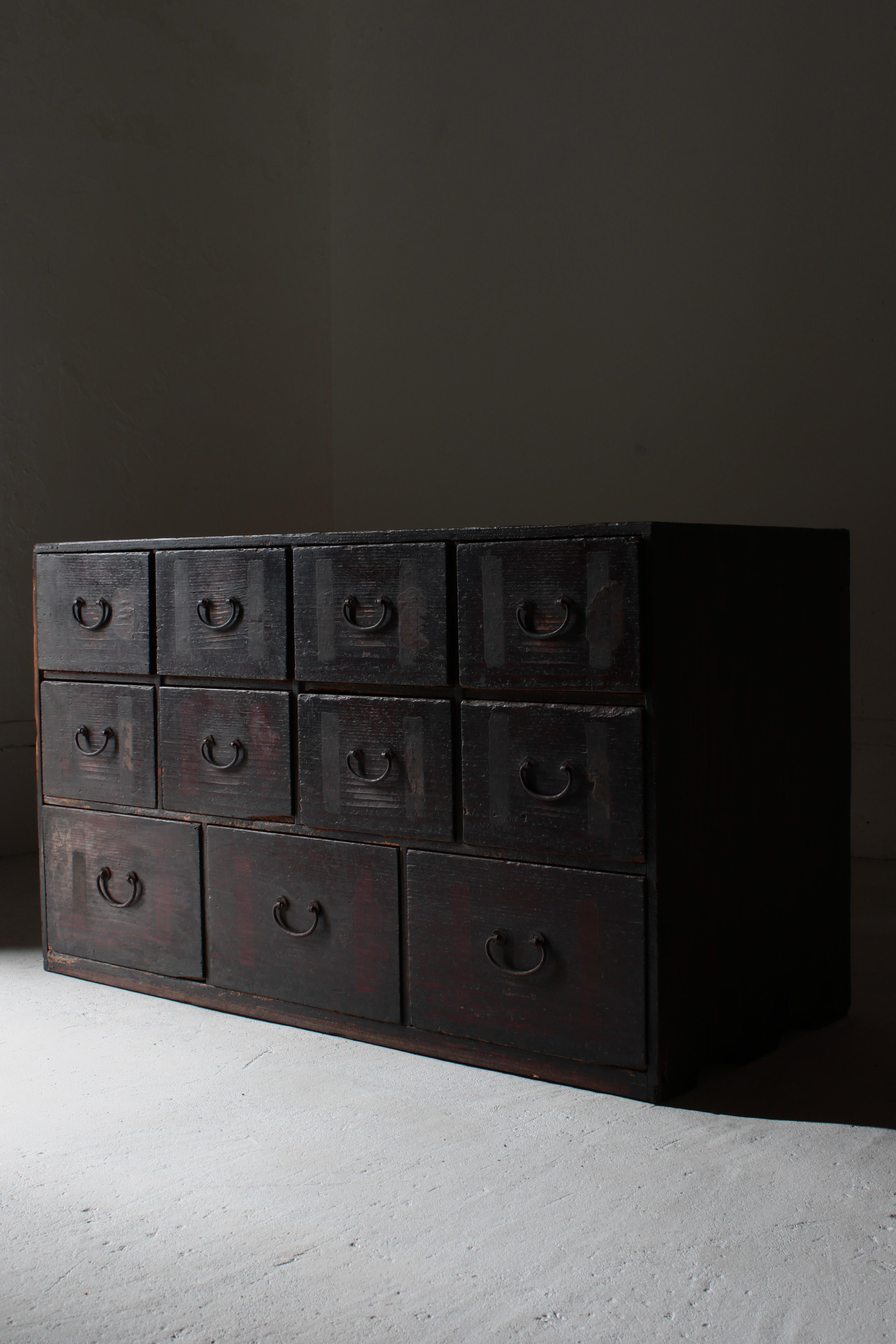 Antiker japanischer Tansu-Schrank mit Schubladenschrank / 1868-1912er Jahre / Wabi-Sabi Mingei (19. Jahrhundert) im Angebot