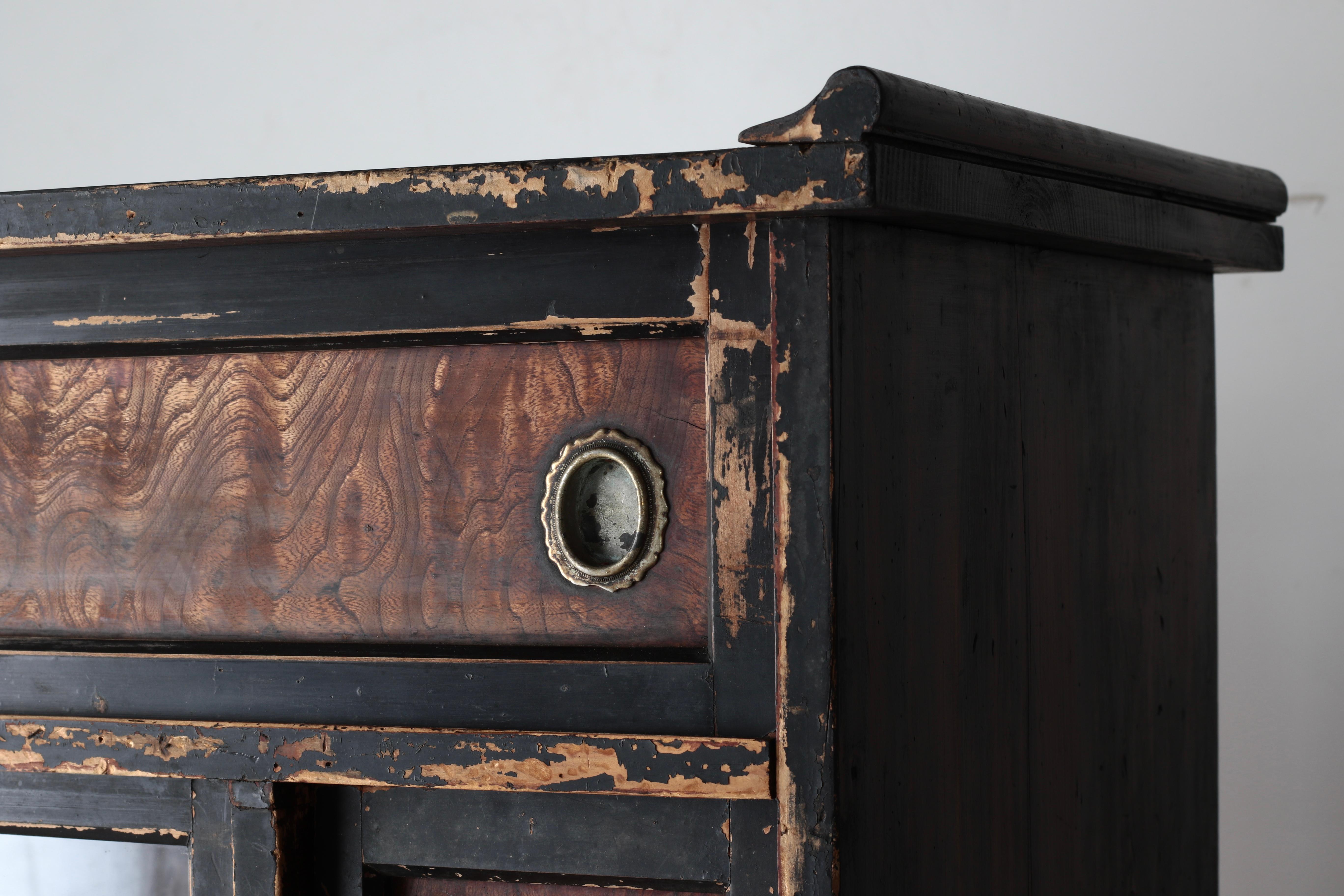 Antico gabinetto giapponese per il tè / Deposito per tansu / Circa 1900 / Wabi-sabi in vendita 1