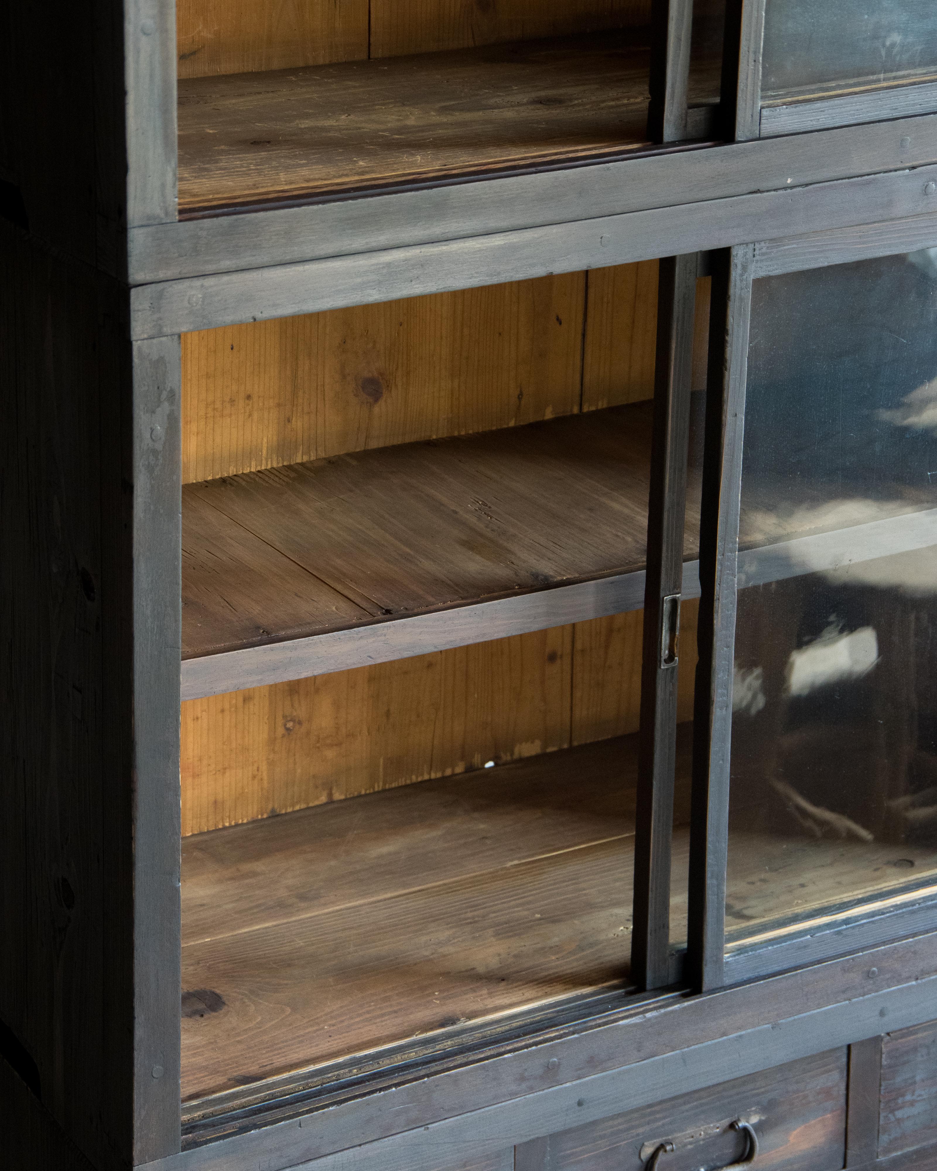Credenza antica giapponese a tre sezioni, fine Meiji (1890-1912) in vendita 6