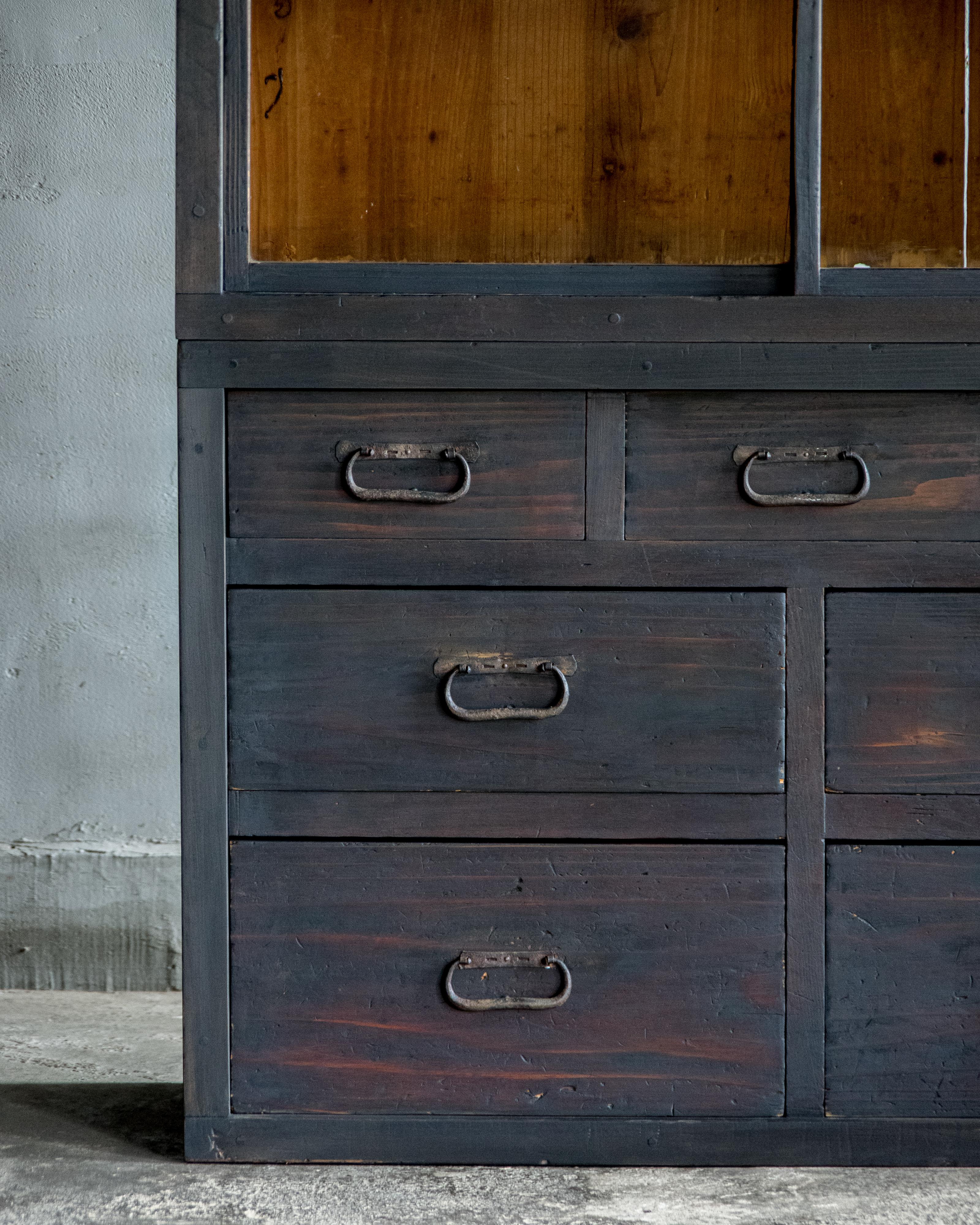Credenza antica giapponese a tre sezioni, fine Meiji (1890-1912) in vendita 1