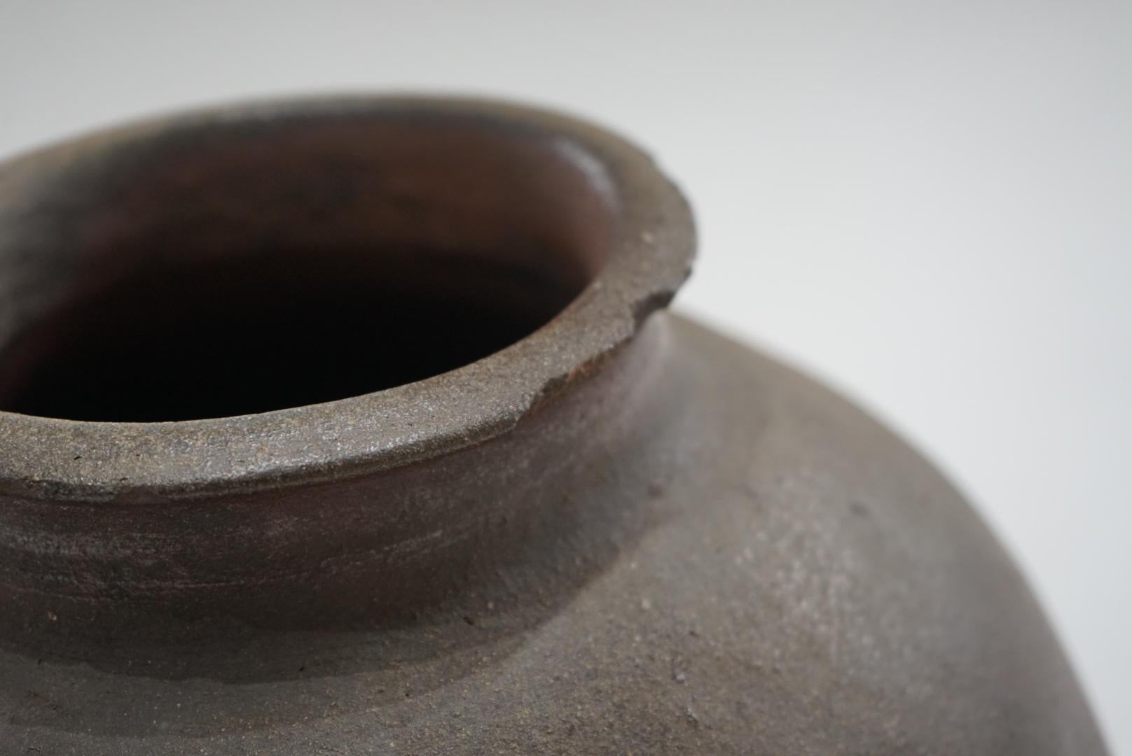 Japanese Antique Tsubo pot Flower Vase Wabi-Sabi For Sale 1