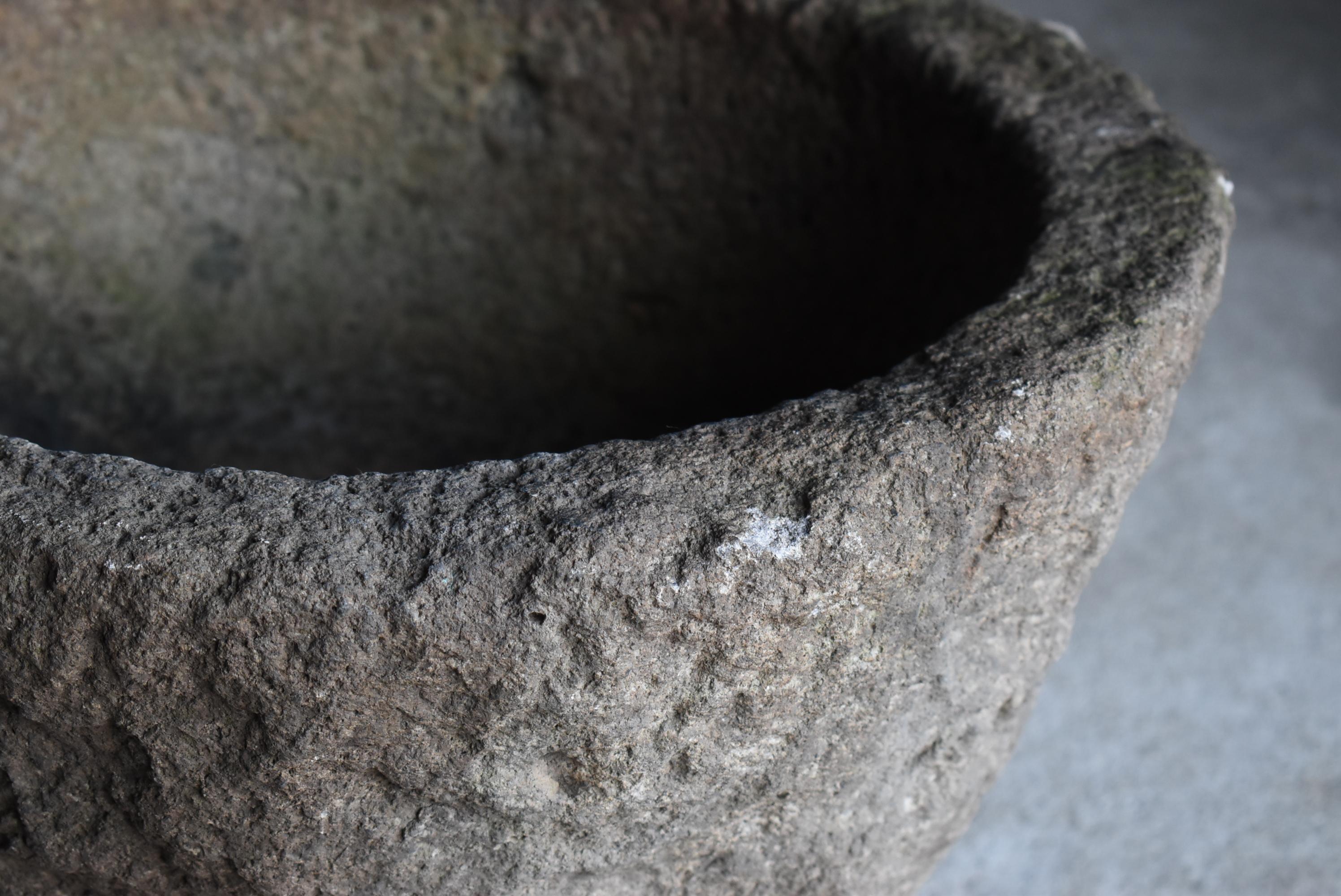 Antico Tsukubai giapponese del 1860-1900 / Vaso di pietra Wabi Sabi in vendita 1