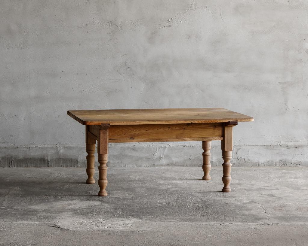 Woodwork Japanese Antique Turned Leg Low Table, Taisho Era'1912-1926', Wabi Sabi