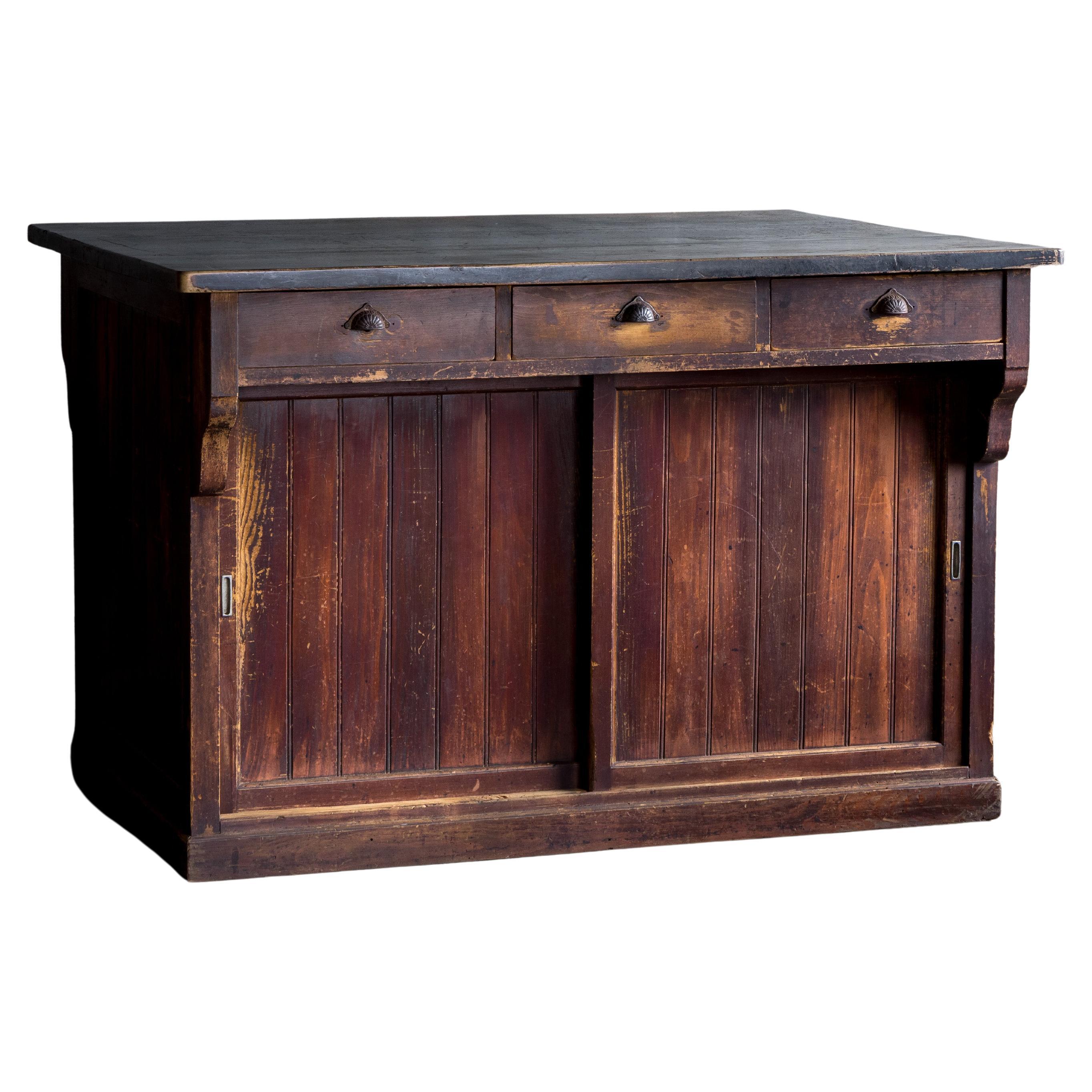 Japanese Antique Two-Sided Work Table with Drawers 
Sliding Doors, Taisho era im Angebot