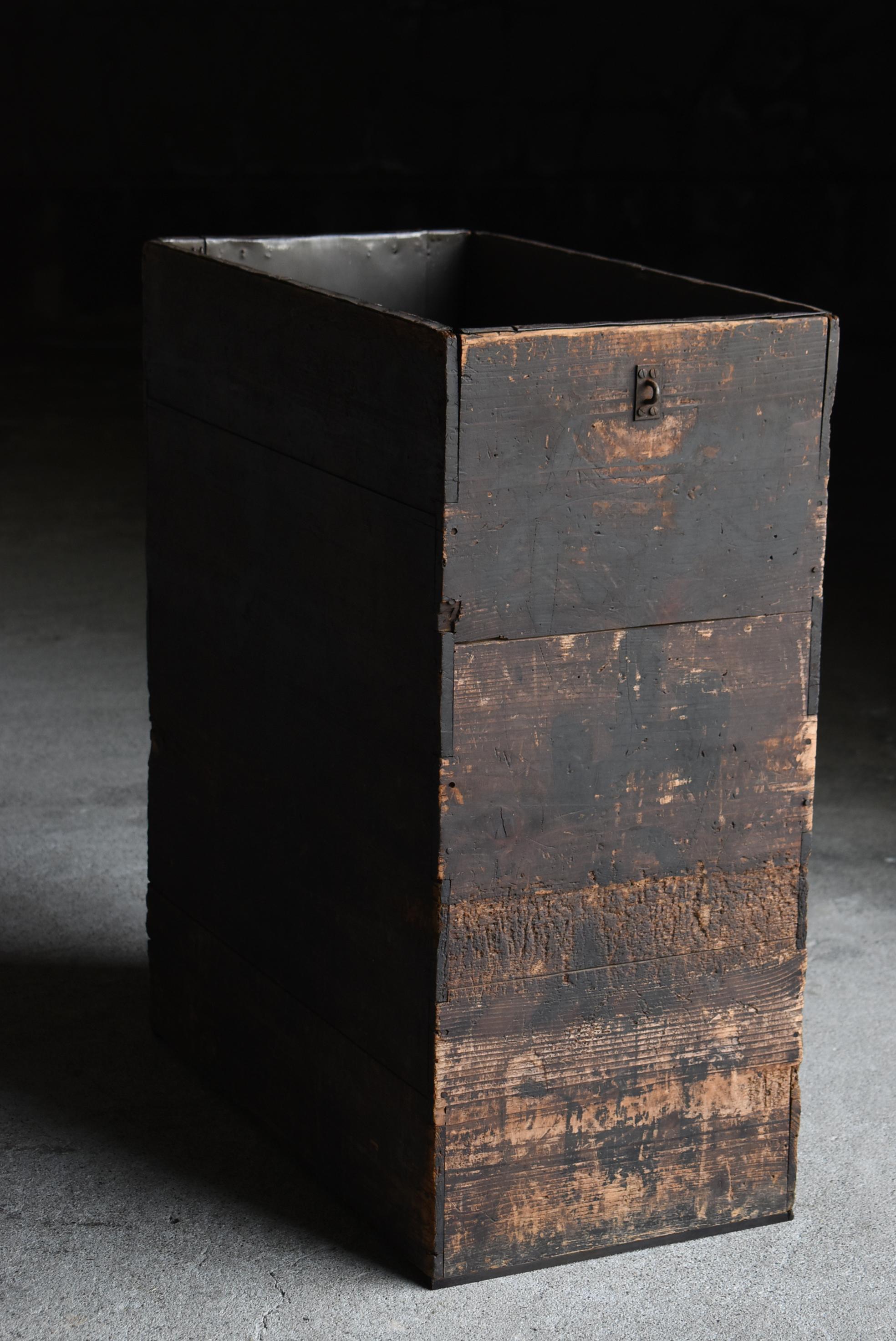 Étain Japanese Antique Umbrella Stand 1900s-1940s / Wabi Sabi en vente