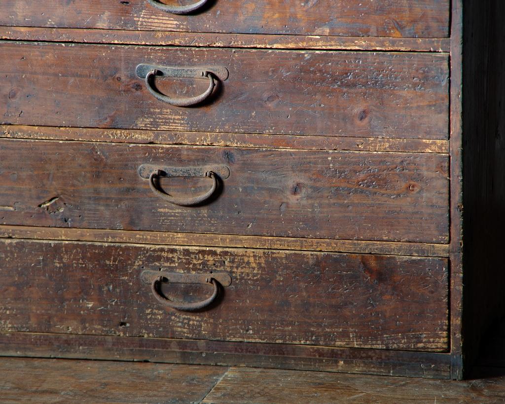 Ancienne commode verticale japonaise de l'ère Meiji (1868-1912), Wabi Sabi en vente 4