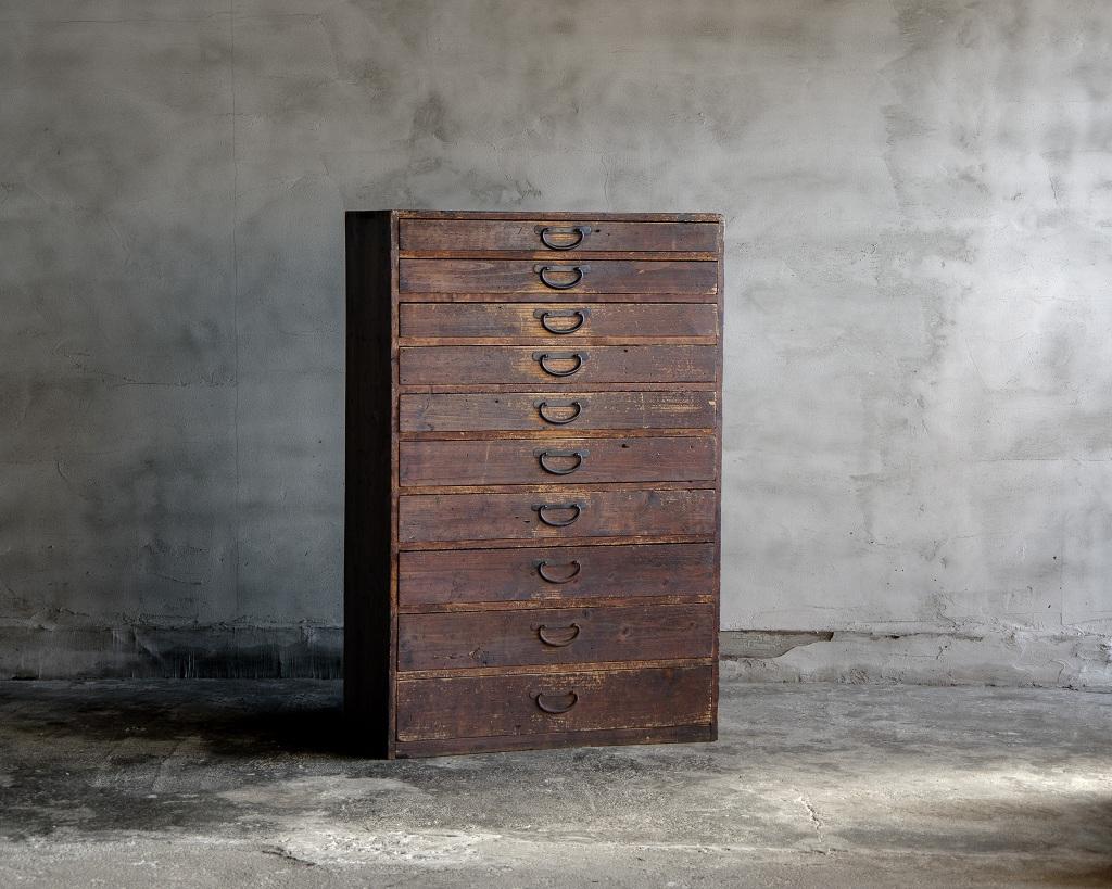 Japonais Ancienne commode verticale japonaise de l'ère Meiji (1868-1912), Wabi Sabi en vente
