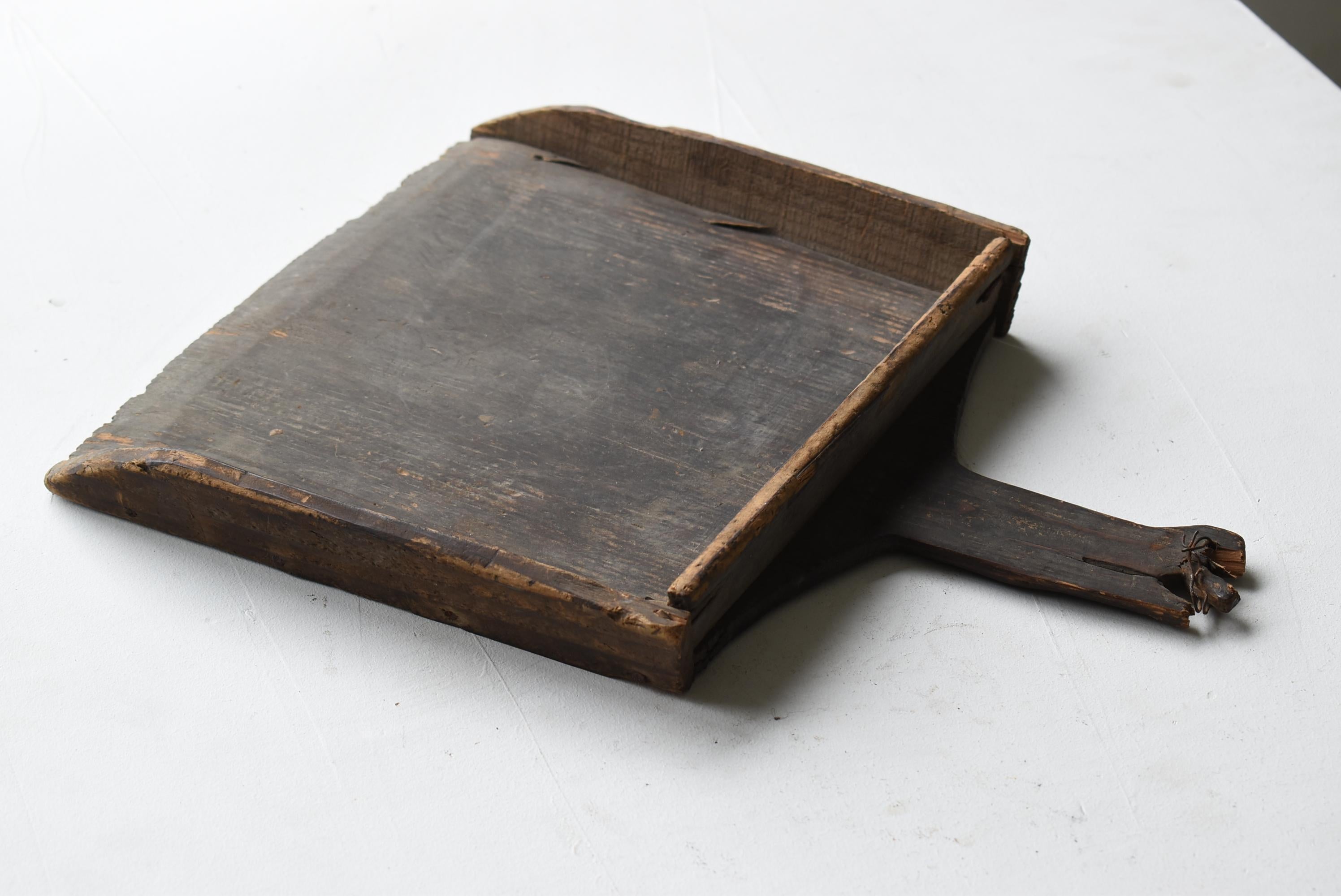 Early 20th Century Japanese Antique Wabi Sabi Art Dustpan 1910s-1920s / Object Contemporary Art For Sale