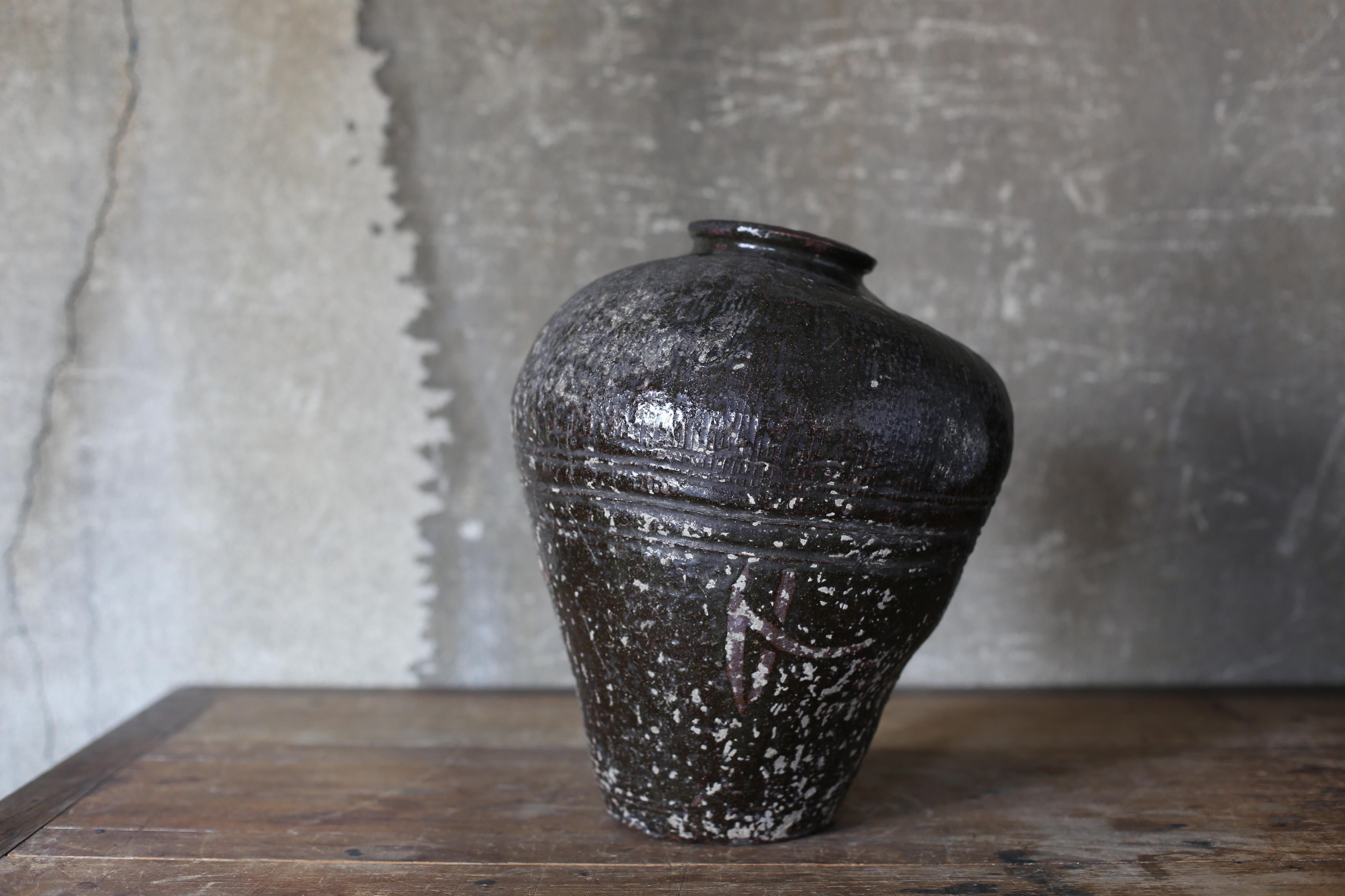 Japanese Antique Wabi-Sabi Distorted Shape Pottery Vase 1860s-1920s ...