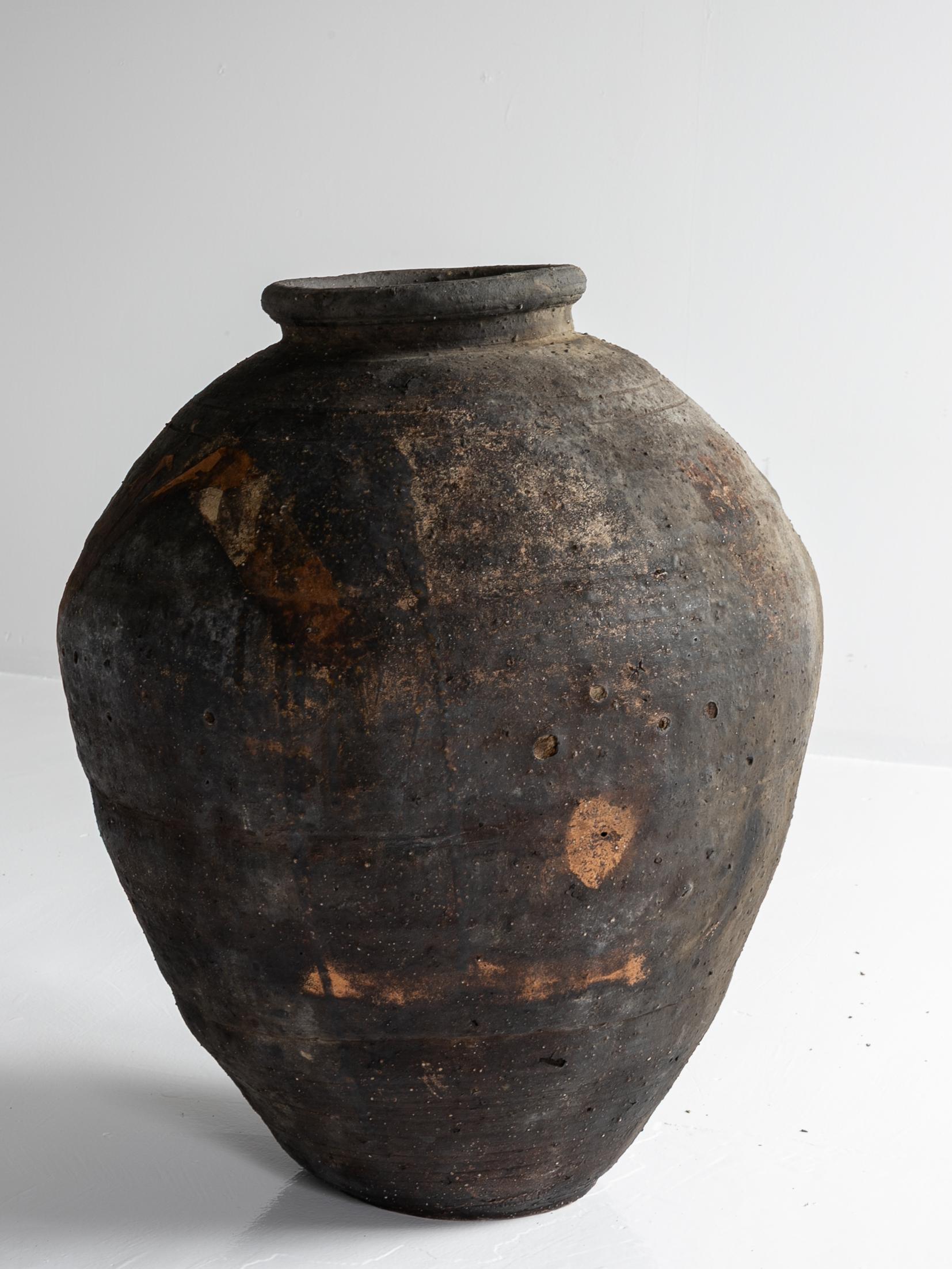 Terracotta Japanese Antique Wabi-Sabi Edo Pottery Vase 1800s-1860s / Tsubo in vendita