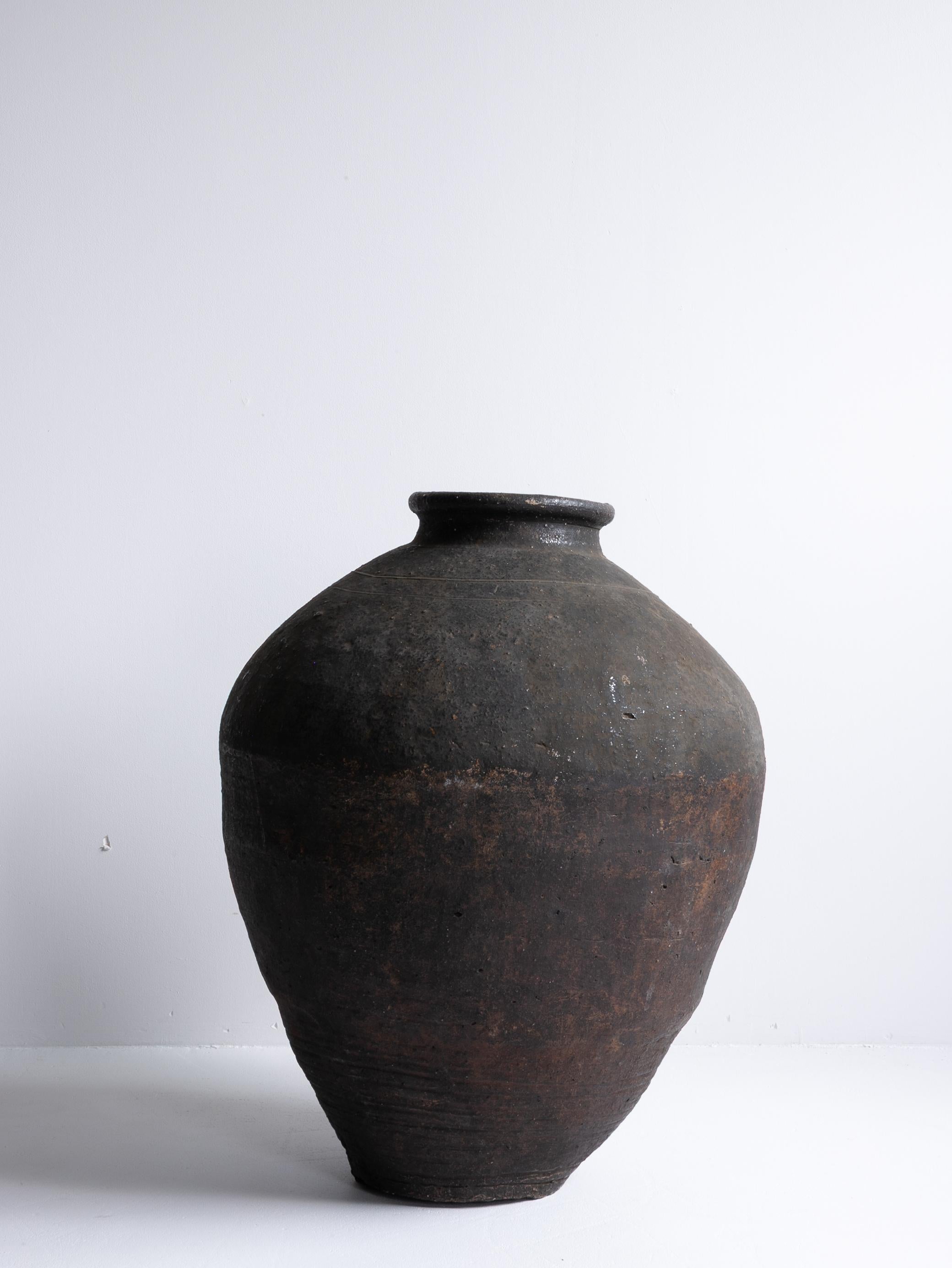 Vaso antico giapponese in ceramica Wabi-Sabi Edo del XVIII secolo / Tsubo in vendita 3