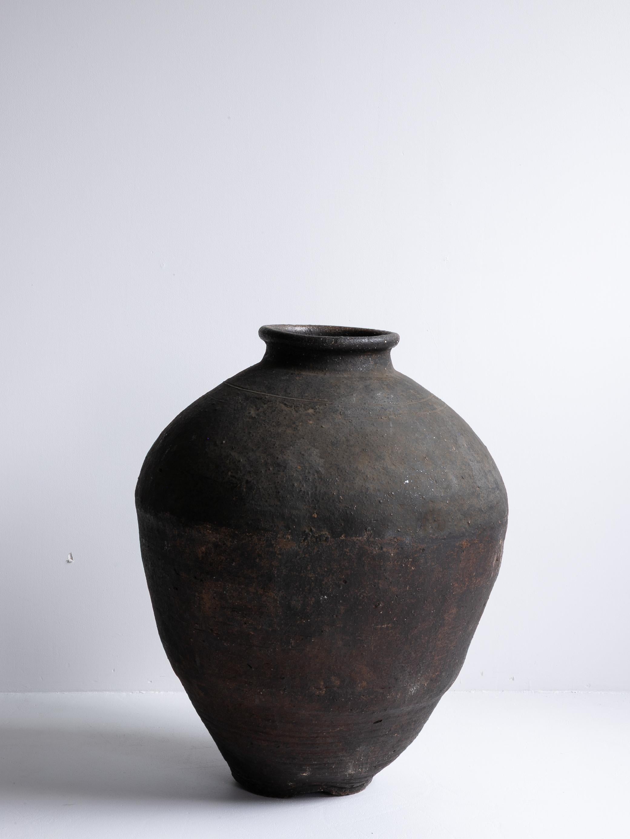 Vaso antico giapponese in ceramica Wabi-Sabi Edo del XVIII secolo / Tsubo in vendita 4