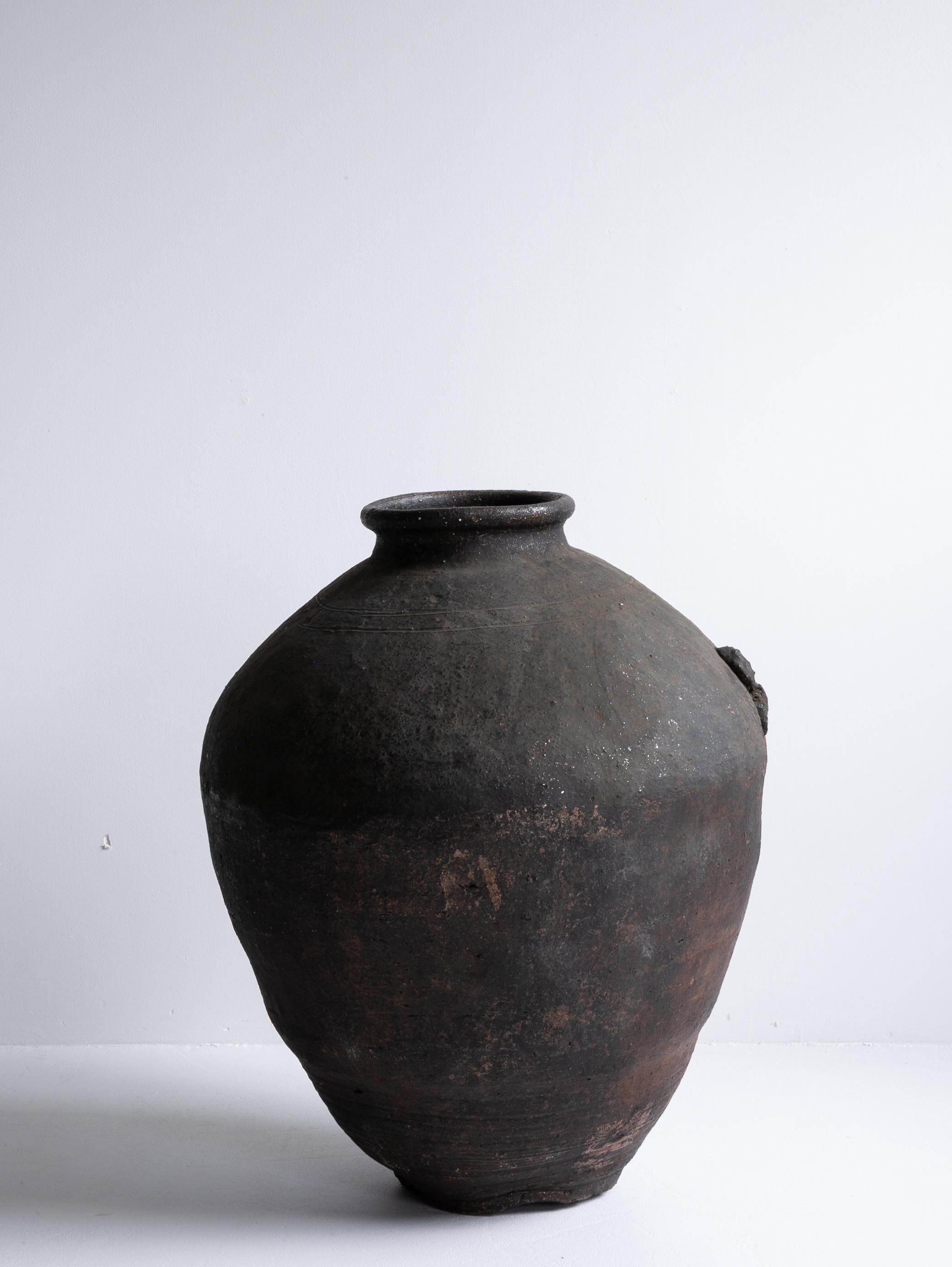 Vaso antico giapponese in ceramica Wabi-Sabi Edo del XVIII secolo / Tsubo in vendita 5