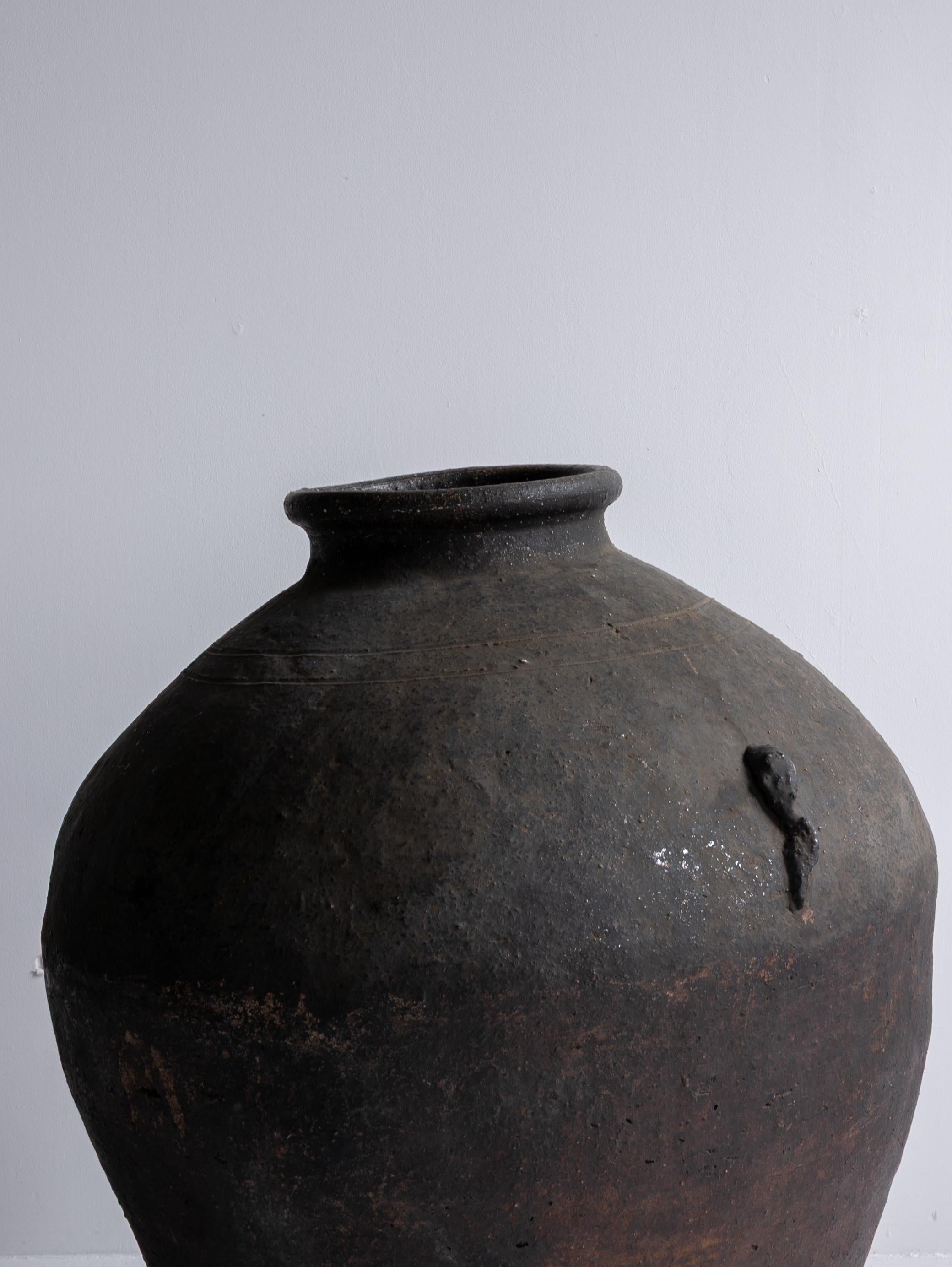 Vaso antico giapponese in ceramica Wabi-Sabi Edo del XVIII secolo / Tsubo in vendita 6