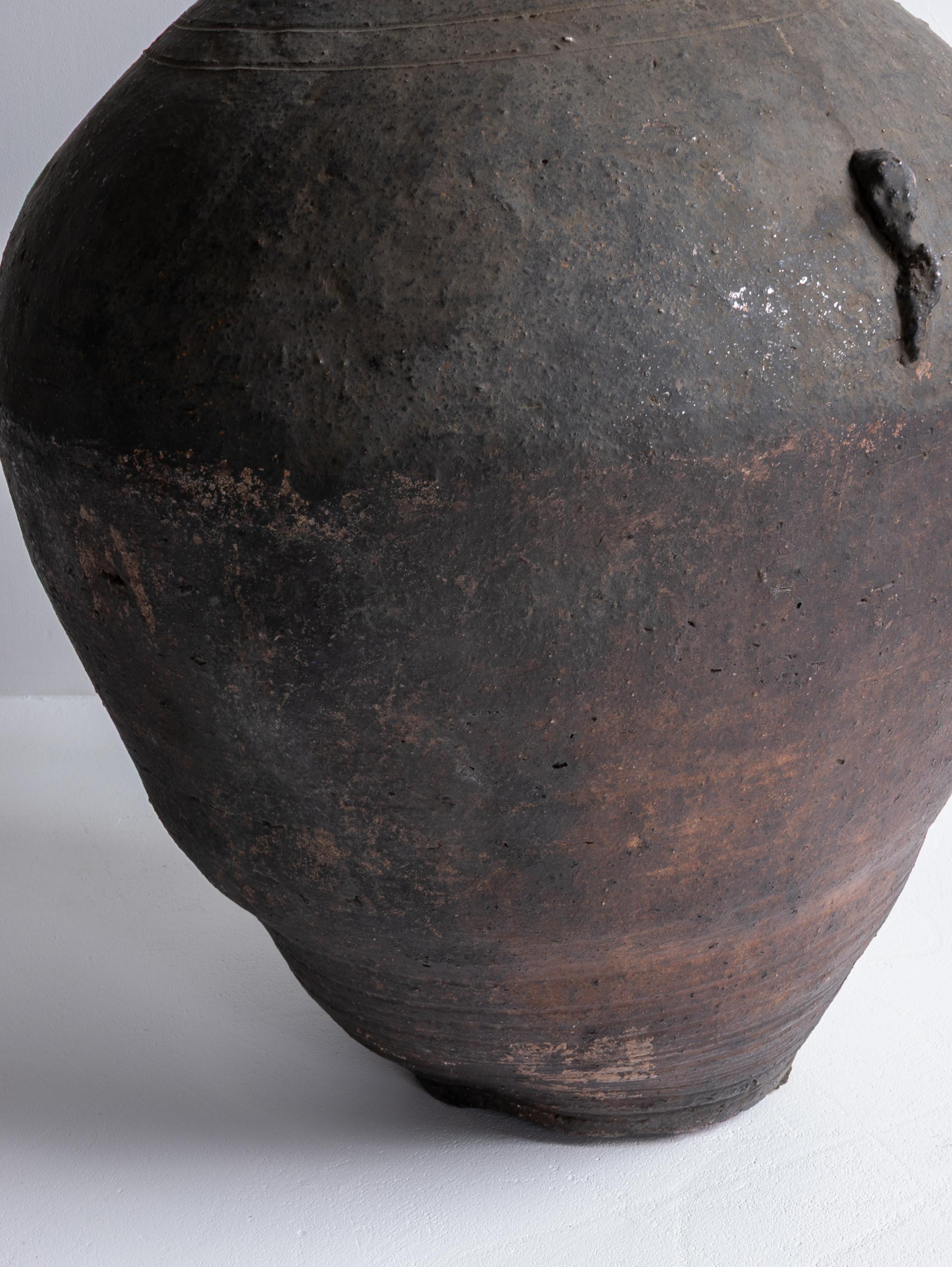 Vaso antico giapponese in ceramica Wabi-Sabi Edo del XVIII secolo / Tsubo in vendita 8