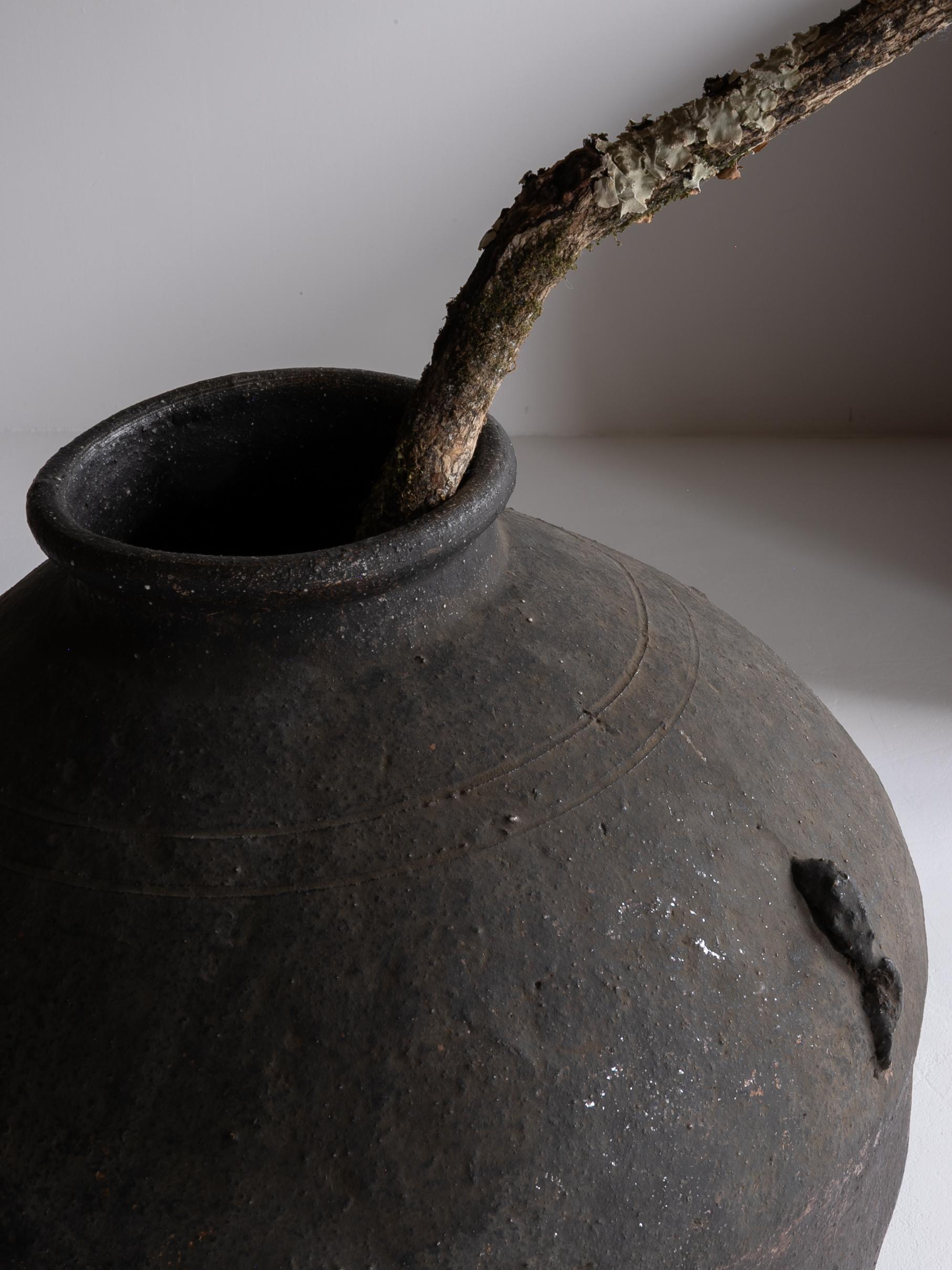 Vaso antico giapponese in ceramica Wabi-Sabi Edo del XVIII secolo / Tsubo in vendita 10