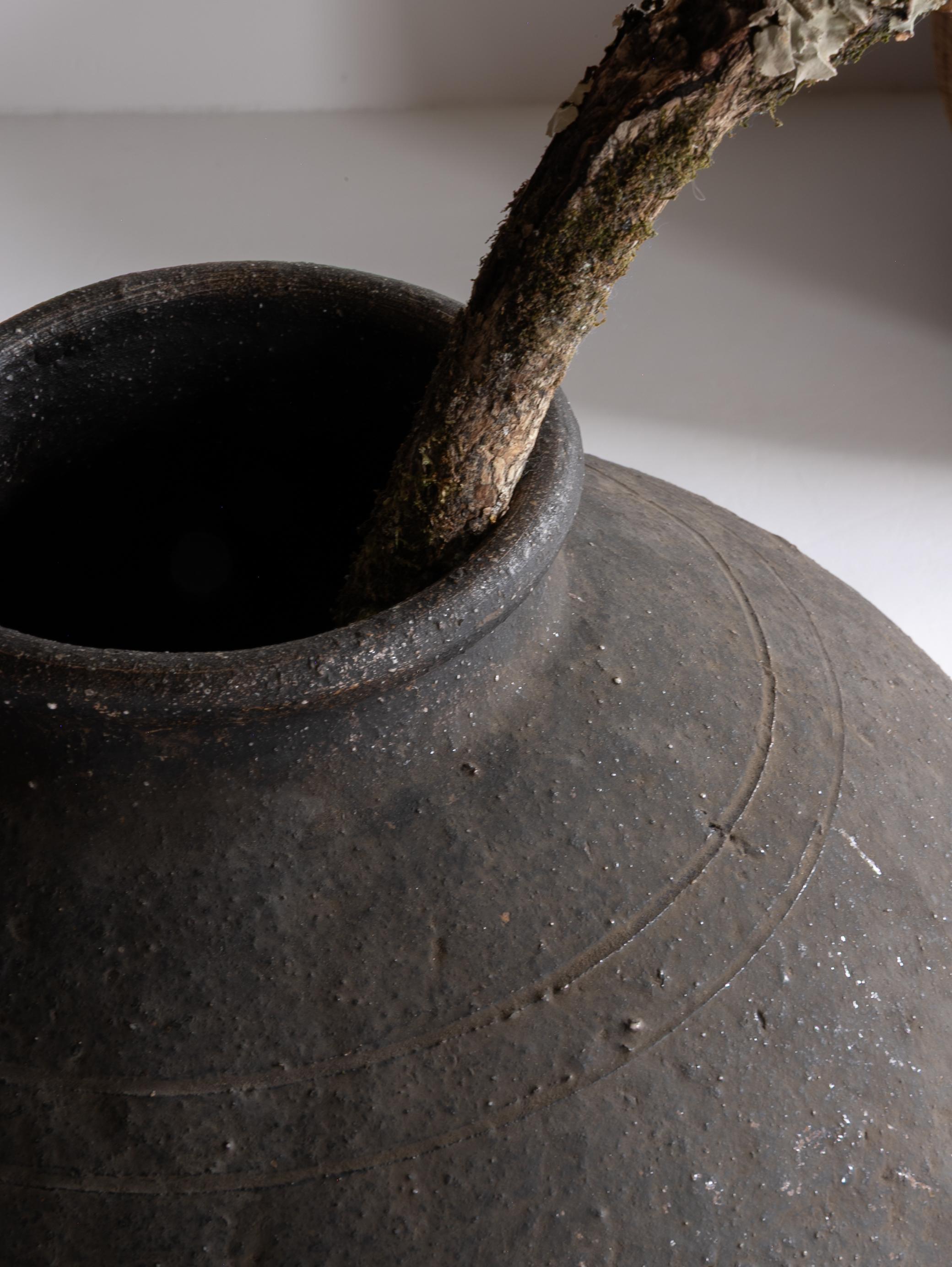 Vaso antico giapponese in ceramica Wabi-Sabi Edo del XVIII secolo / Tsubo in vendita 11
