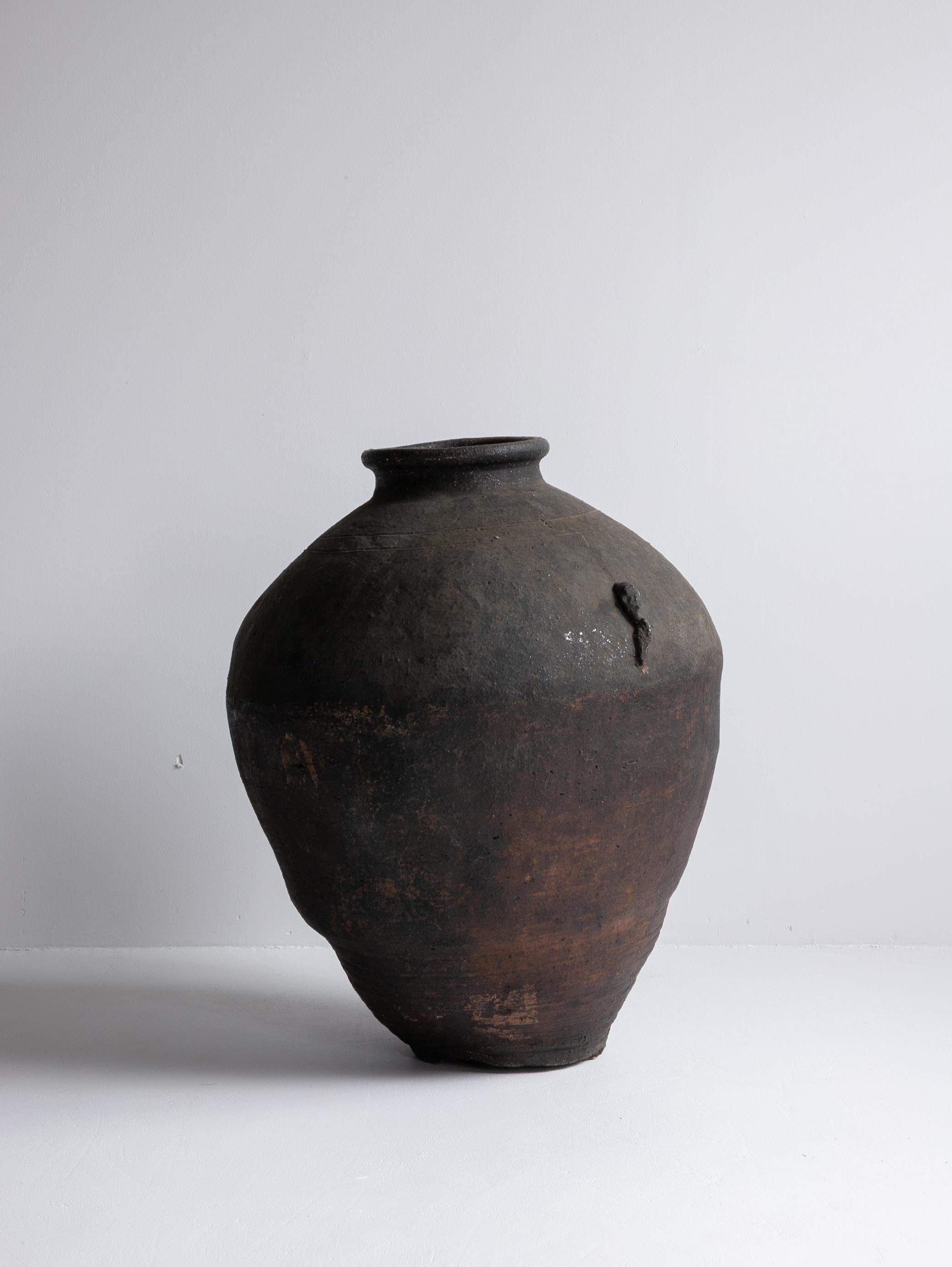 Terracotta Vaso antico giapponese in ceramica Wabi-Sabi Edo del XVIII secolo / Tsubo in vendita