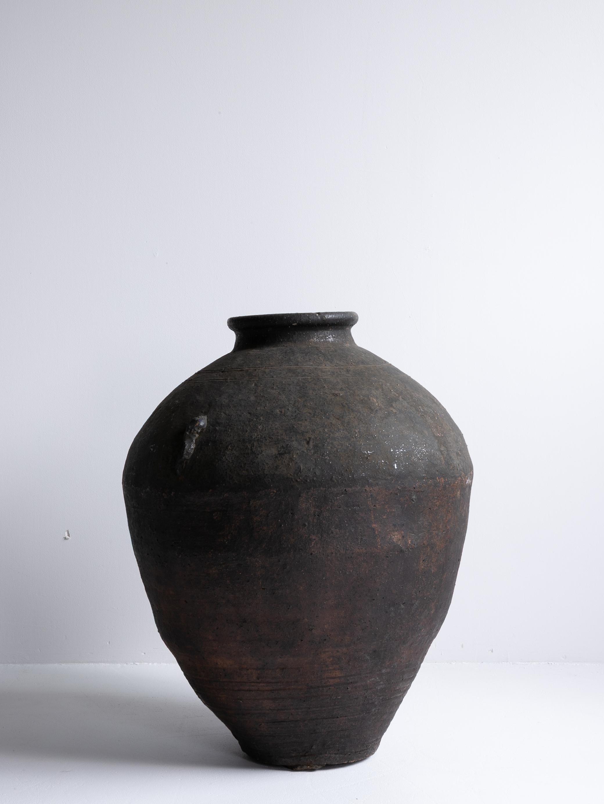 Vaso antico giapponese in ceramica Wabi-Sabi Edo del XVIII secolo / Tsubo in vendita 2