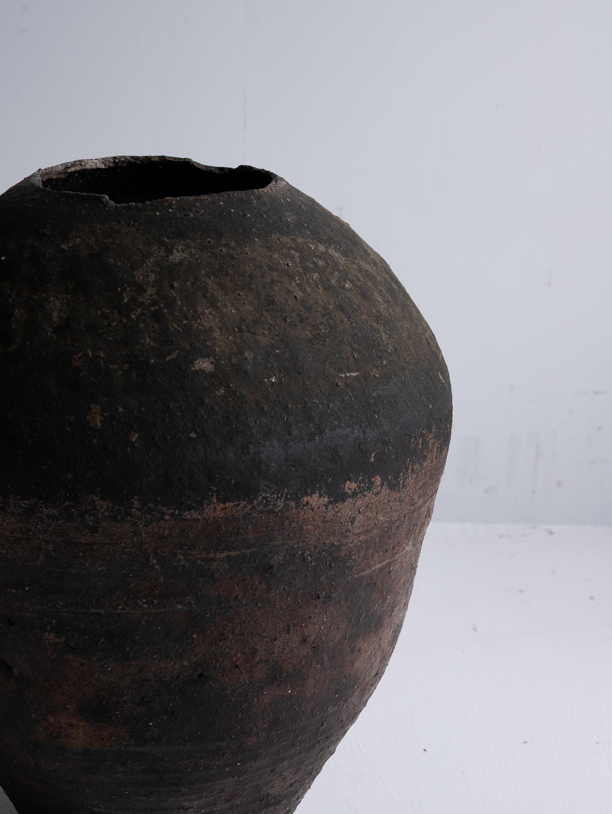 Japanische antike Wabi-Sabi Edo-Keramik-Vase 19. Jahrhundert / Tsubo / Shigaraki (Töpferwaren) im Angebot